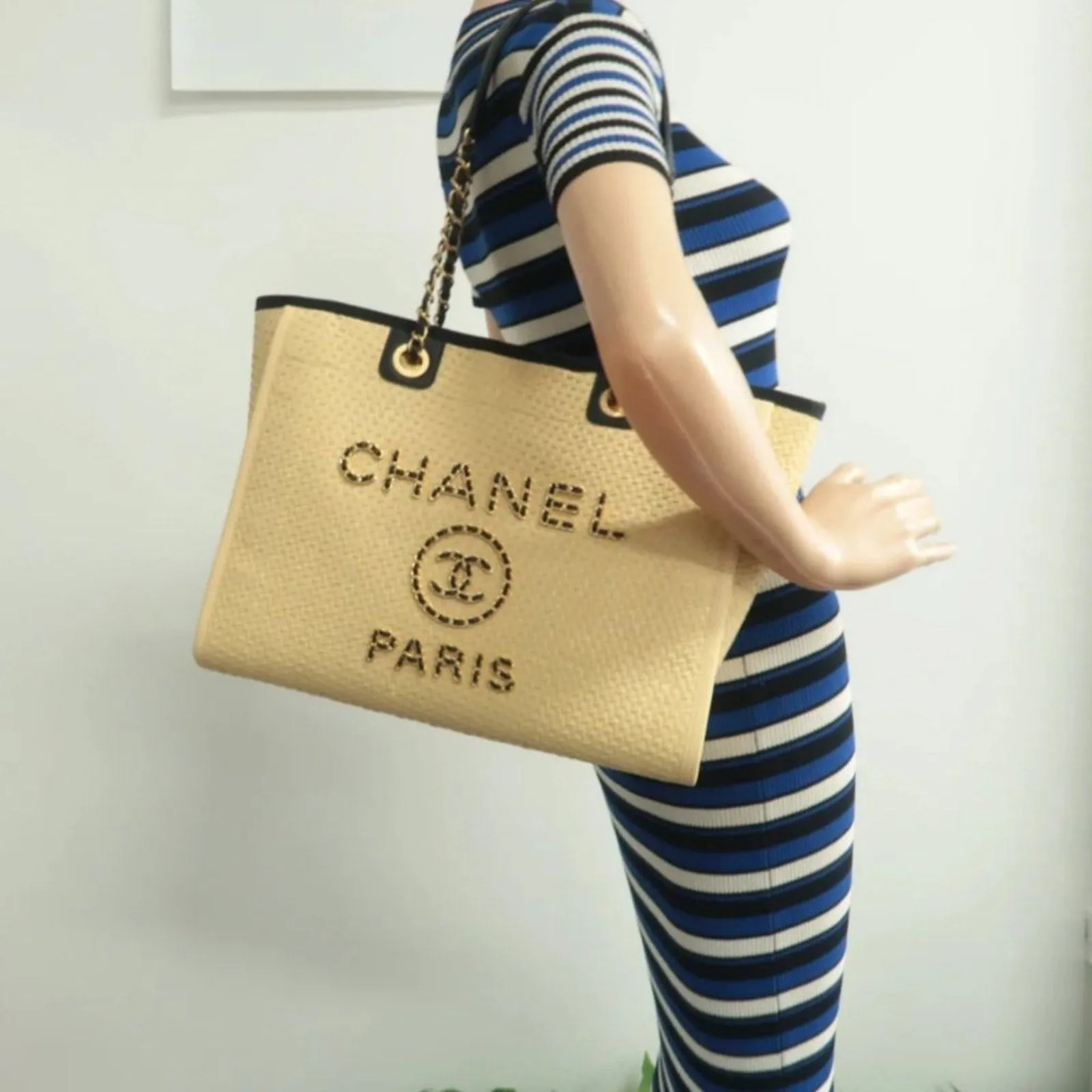 100% Authentic CHANEL DeauVille Beige Straw Tote Bag