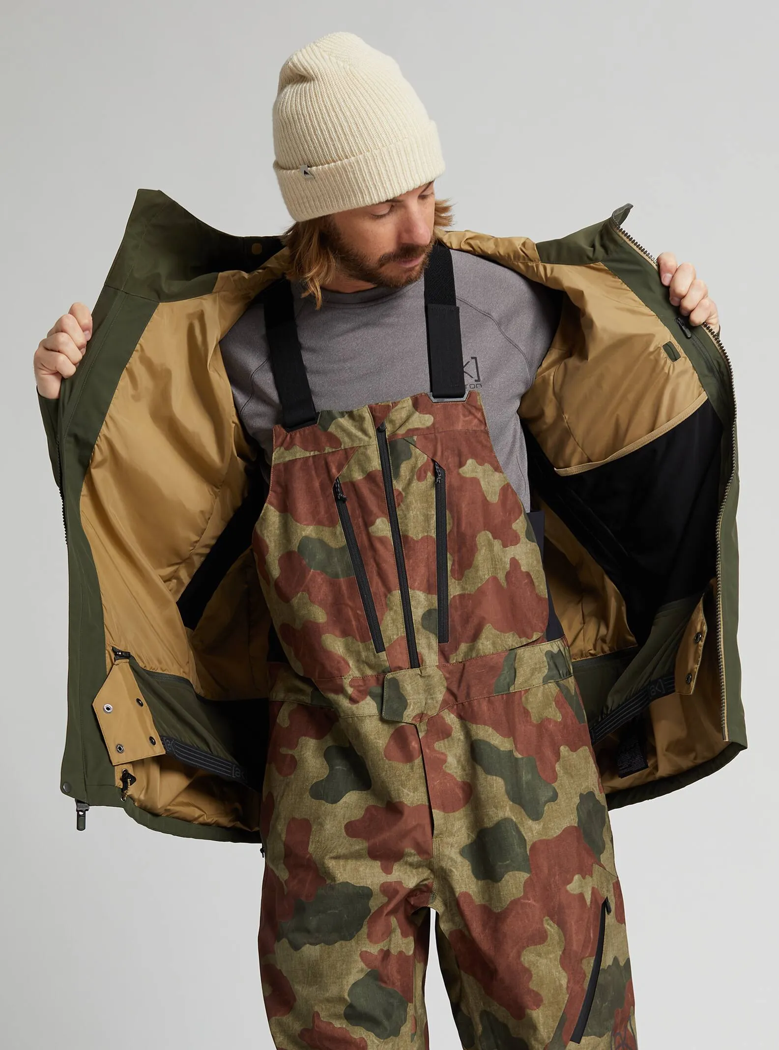 [ak] GORE-TEX Cyclic Snowboard Jacket 2022