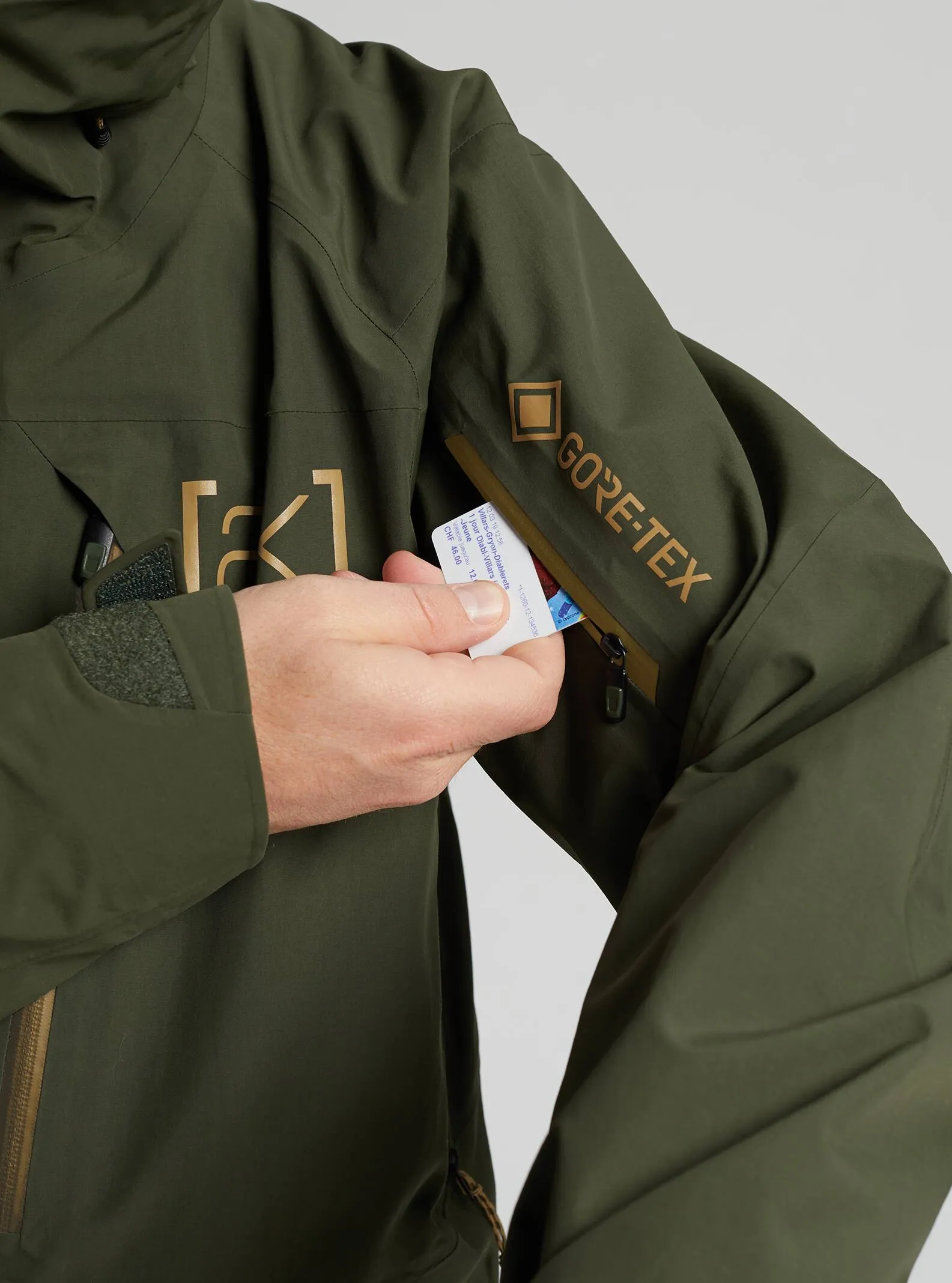 [ak] GORE-TEX Cyclic Snowboard Jacket 2022