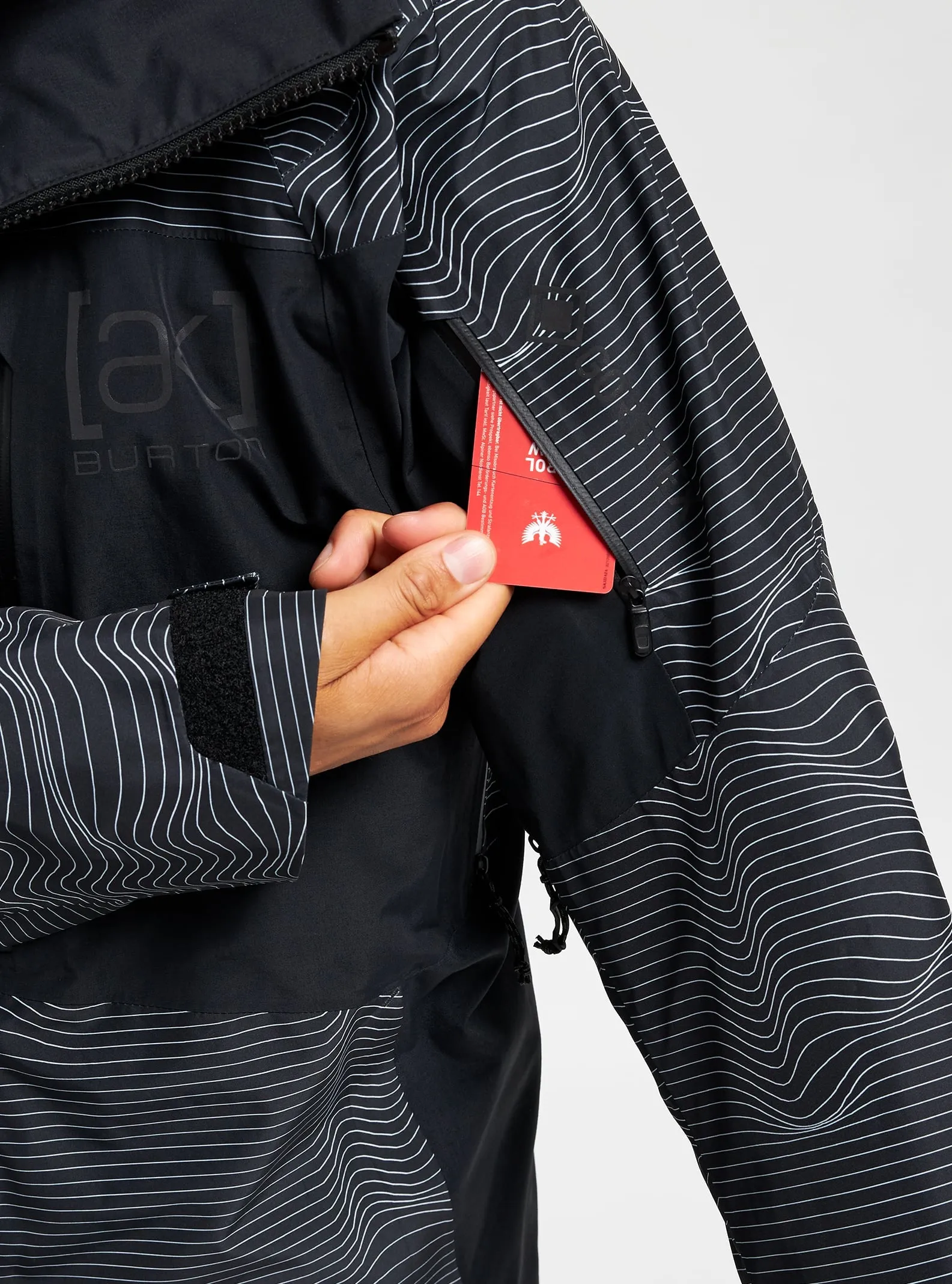 [ak] GORE-TEX Cyclic Snowboard Jacket 2022