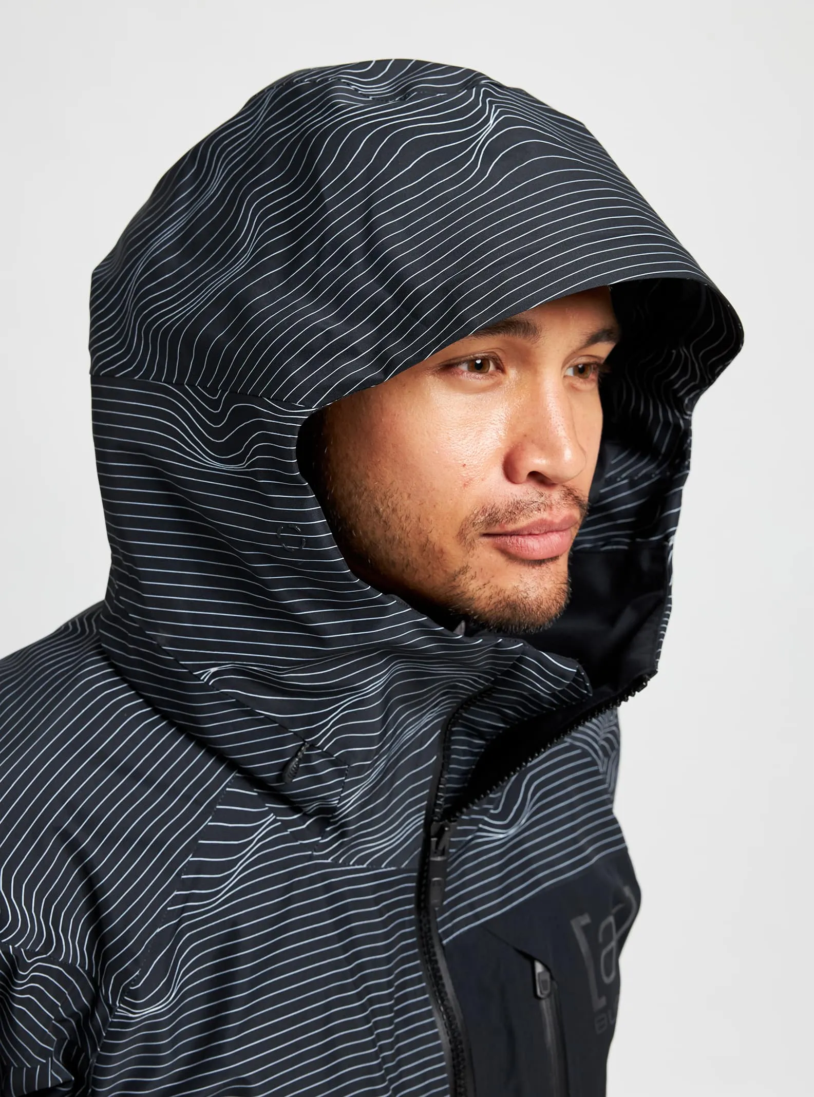 [ak] GORE-TEX Cyclic Snowboard Jacket 2022