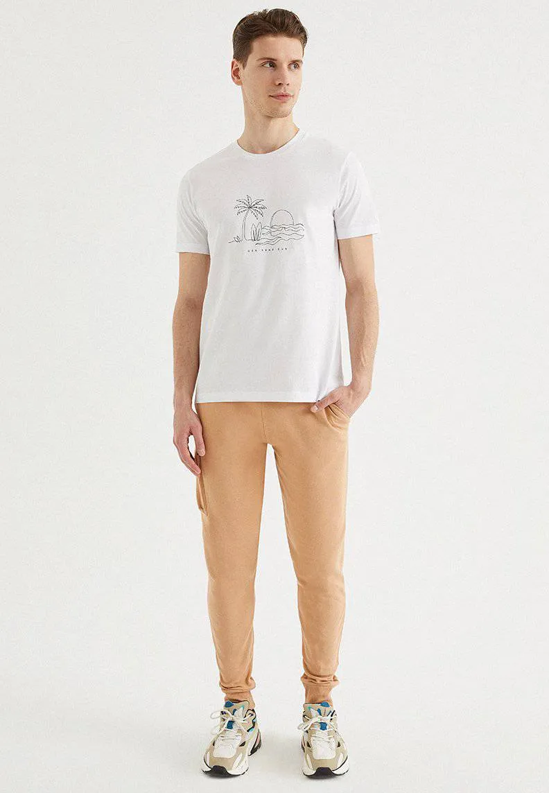 Beyaz Baskılı Bisiklet Yaka Pamuklu Regular Fit Erkek T-Shirt SAND
