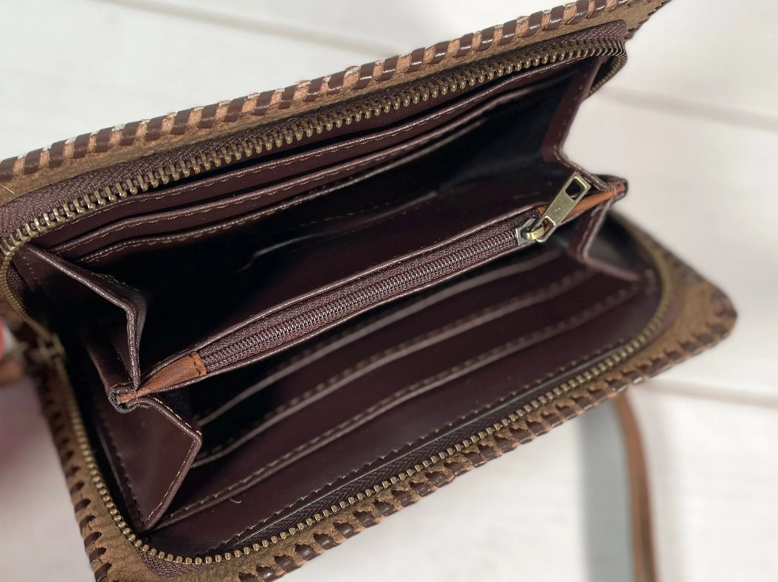 Brown Cowhide Whipstitch Leather Outer Wallet