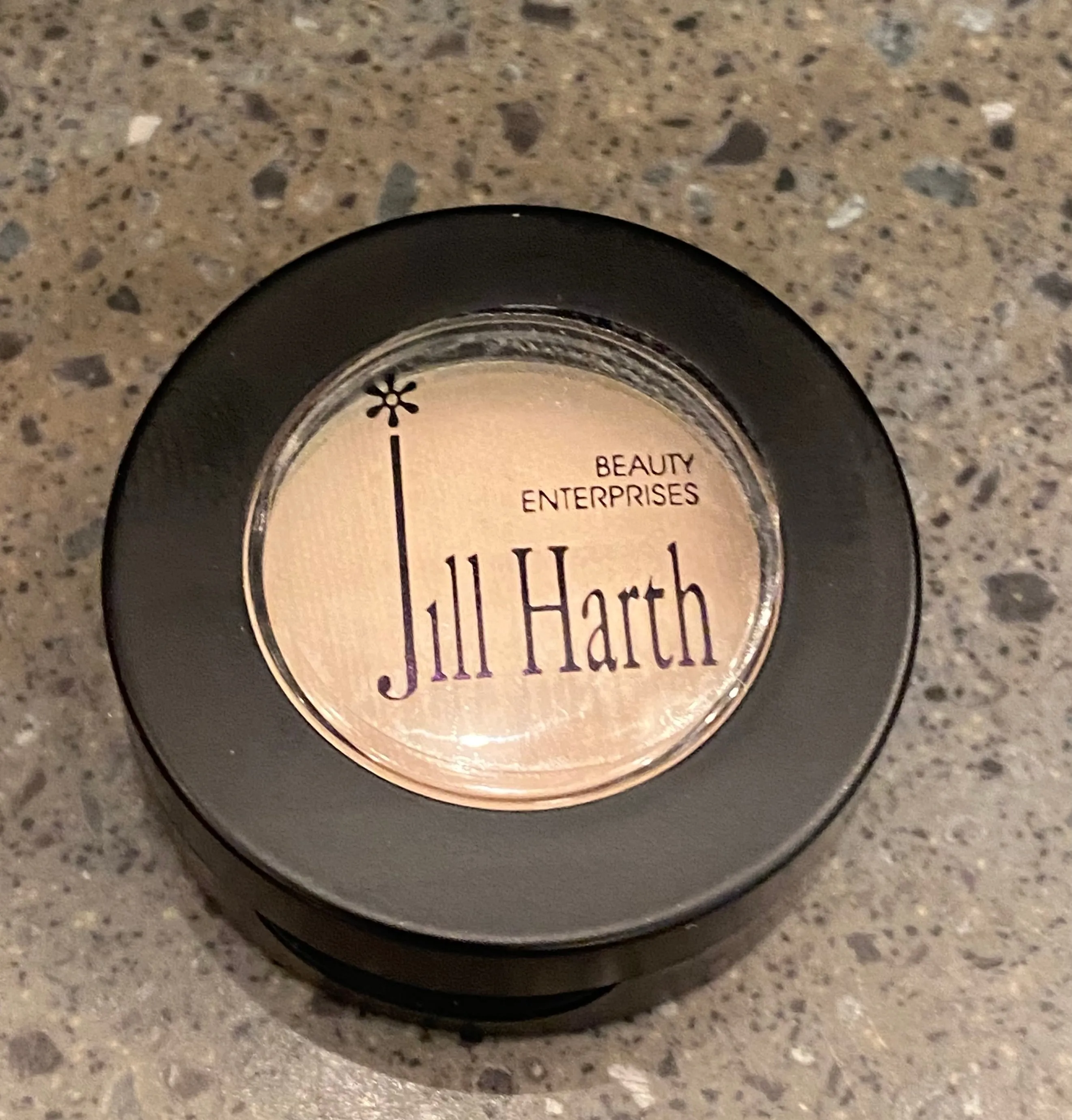 CREAMY BEIGE Eye Shadow Compact