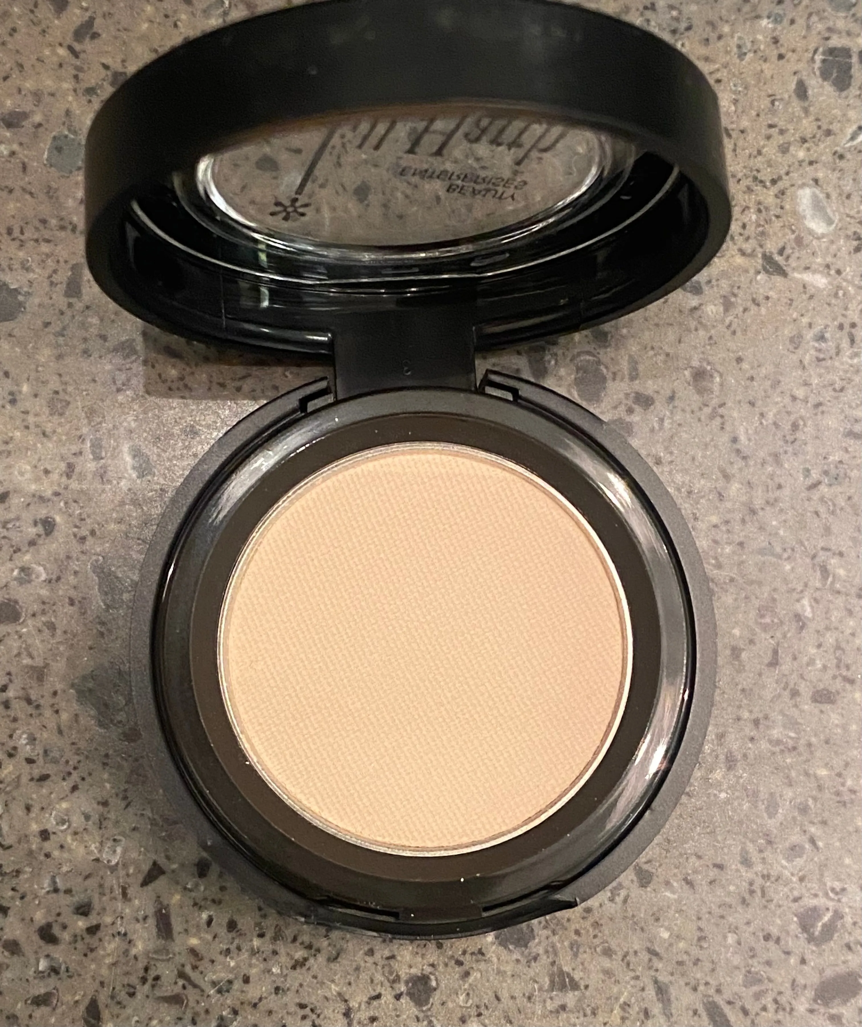 CREAMY BEIGE Eye Shadow Compact