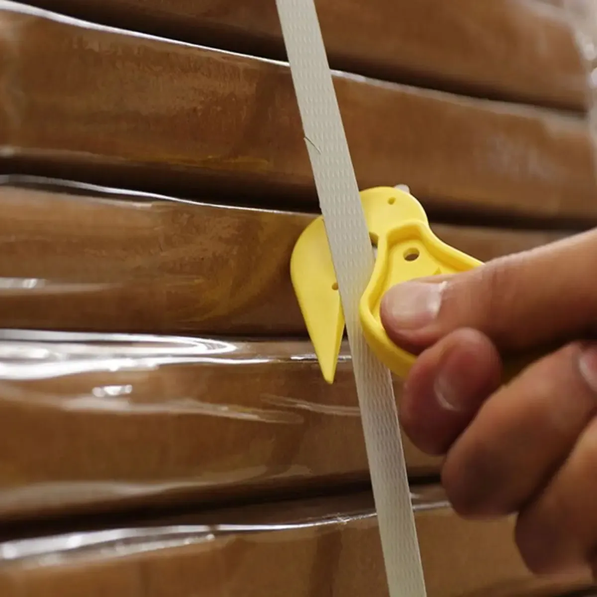 Disposable Box Cutter Safety Knife with built in Tape cutter