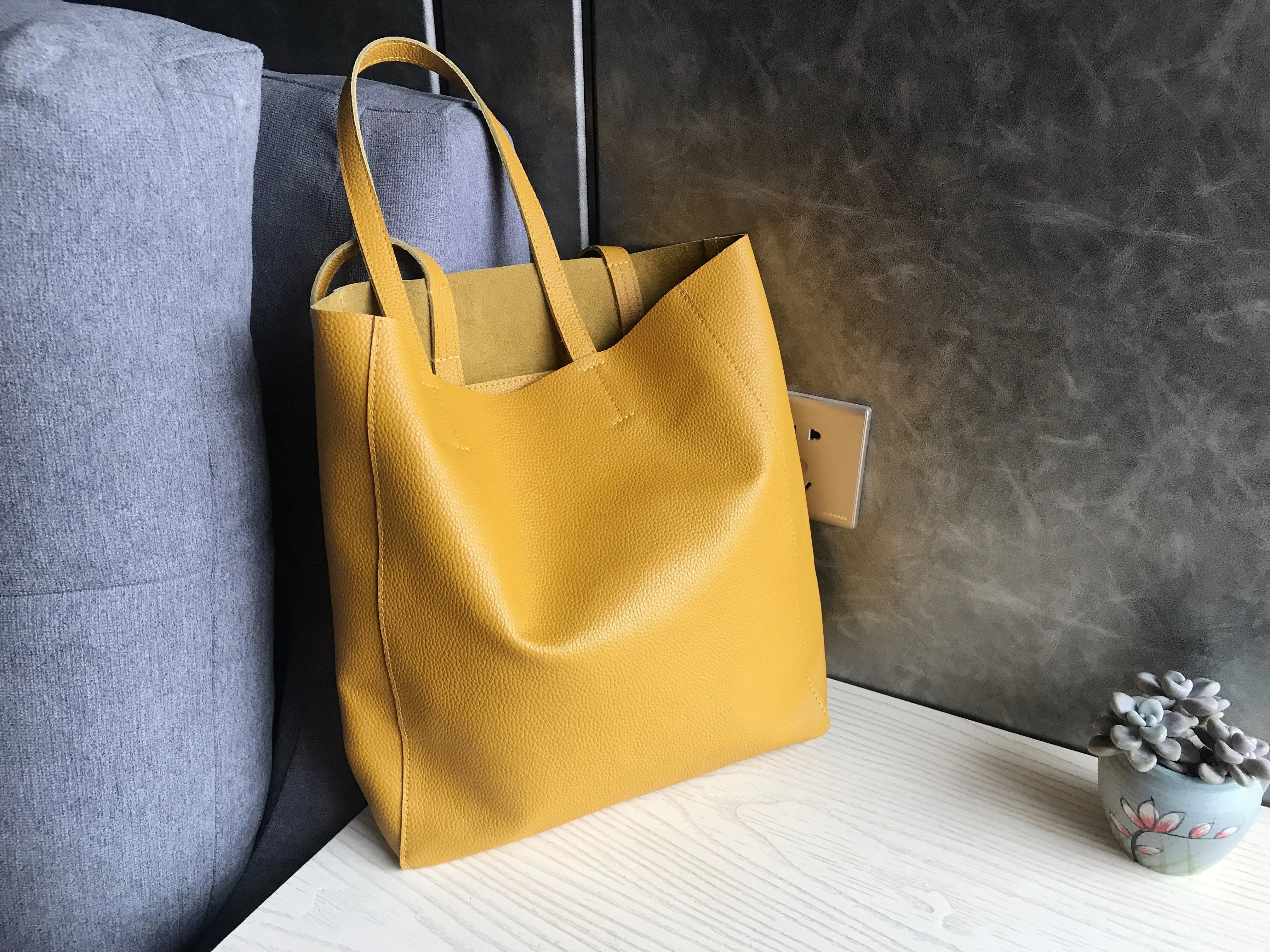 Fashion Womens Silver Leather Oversize Tote Bags Silver Shoulder Tote Bag Handbag Tote For Women
