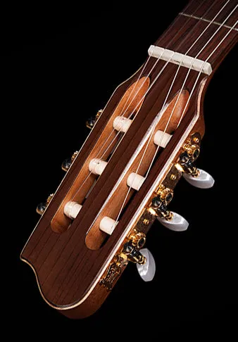 Godin 049769 / 051885 Presentation QIT Pickup Solid Top Classical Nylon Guitar with Bag Made In Canada