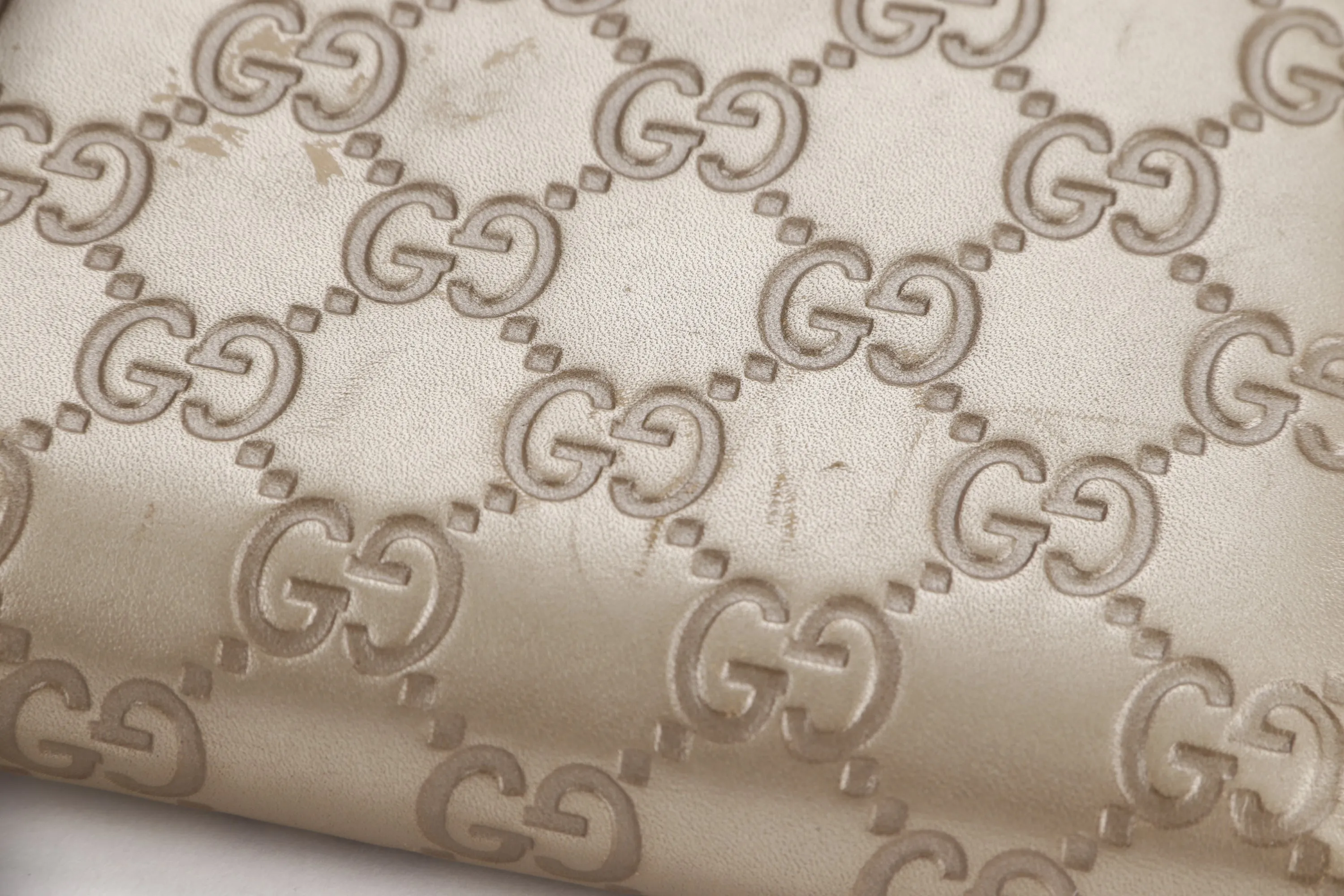 GUCCI 282247 534633 GUCCISSIMA METALLIC LEATHER LONG ZIP WALLET GOLD HARDWARE, NO DUST COVER & BOX