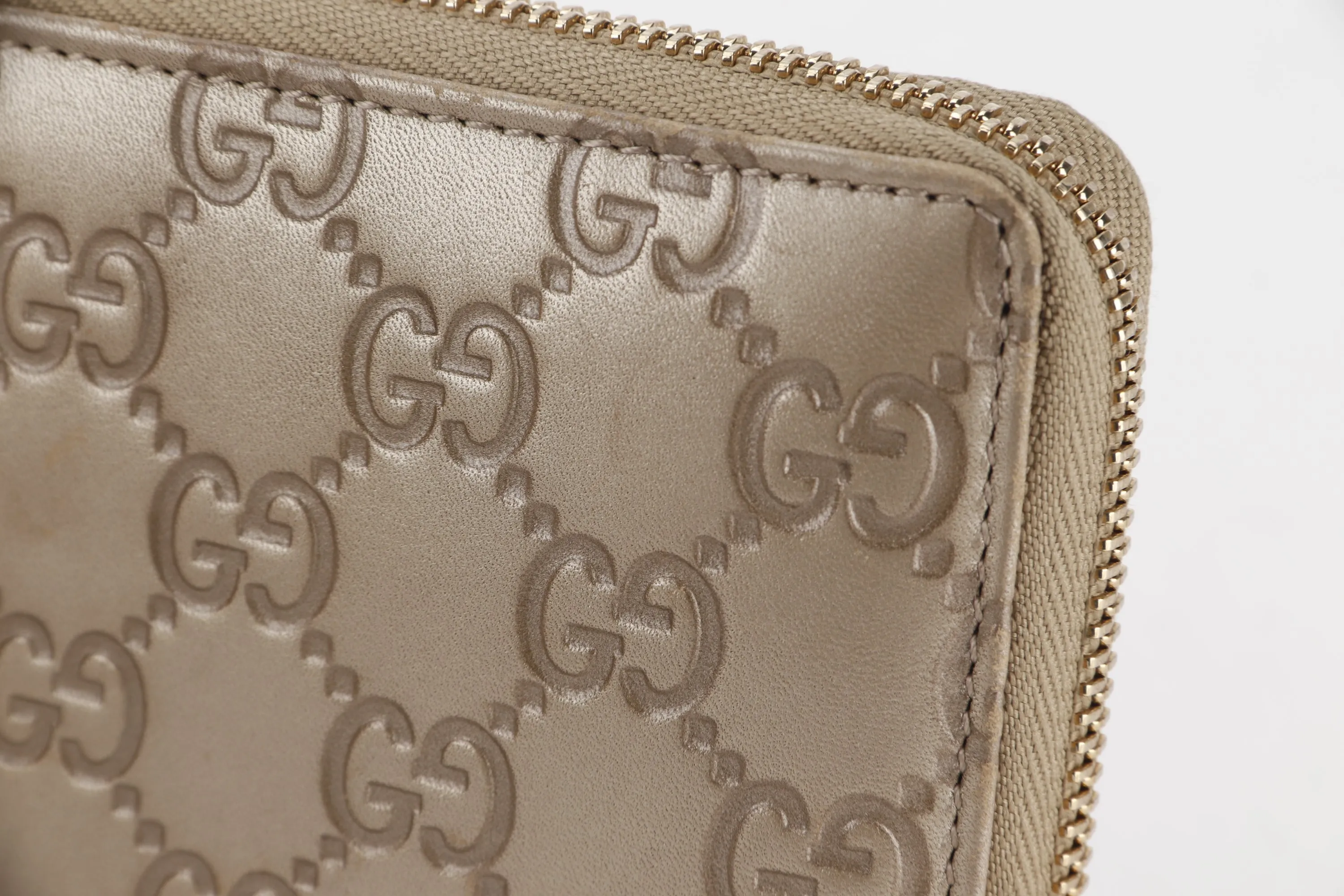 GUCCI 282247 534633 GUCCISSIMA METALLIC LEATHER LONG ZIP WALLET GOLD HARDWARE, NO DUST COVER & BOX