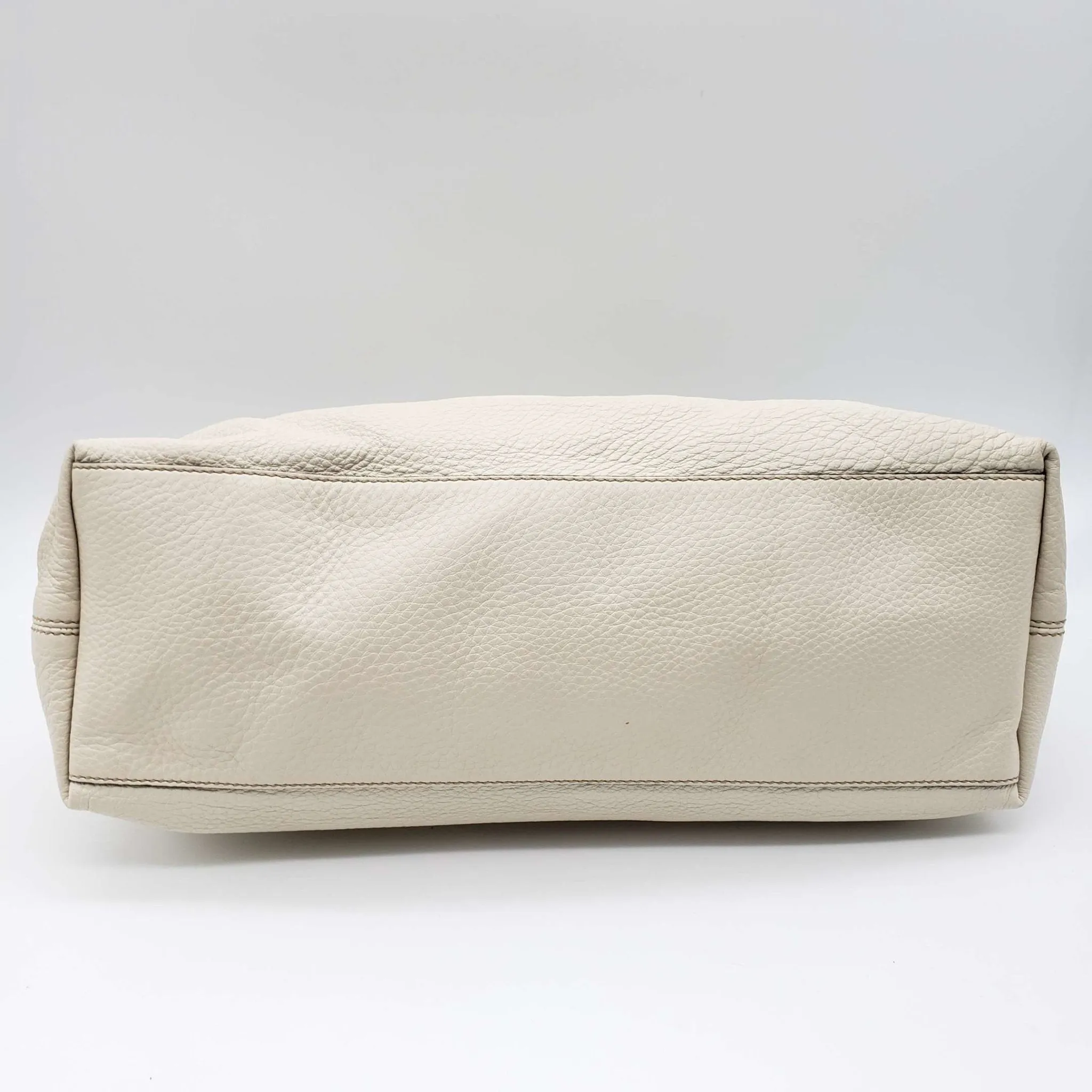 Gucci GG Soho on Chain Medium White Shoulder Bag