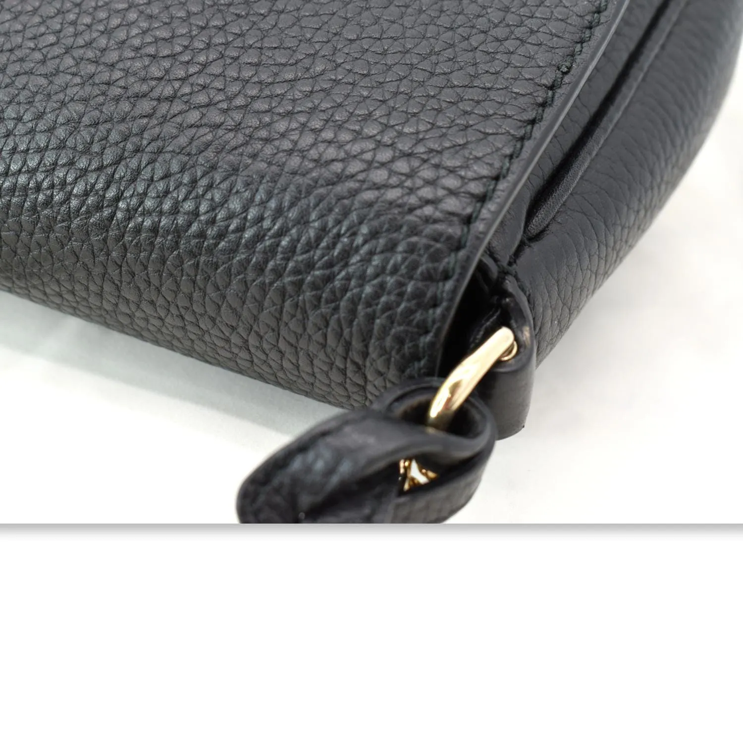 GUCCI GG Soho Tassel Chain Leather Crossbody Bag Beige Black