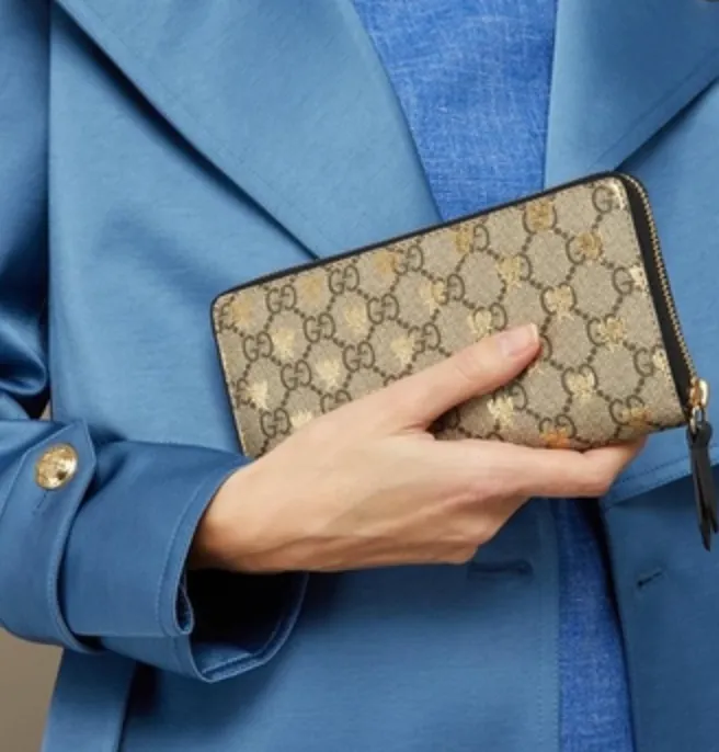 Gucci GG Supreme Bees Zip Around Wallet in Beige
