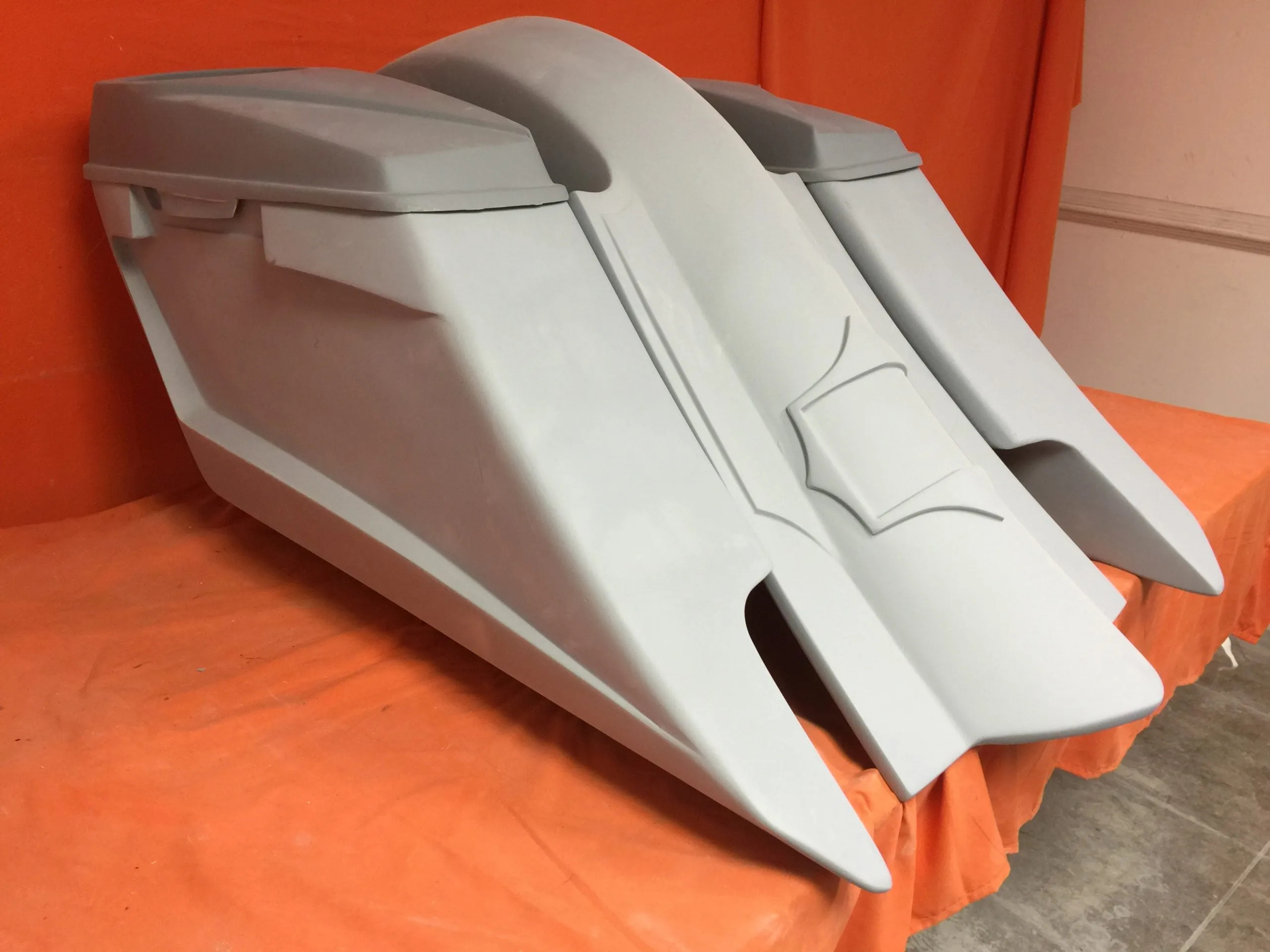Harley Davidson 6" Trendsetter Extended Saddlebag Fender Kit - Dual Cut Outs   6.5" Speaker Lids / 2014 - 2023