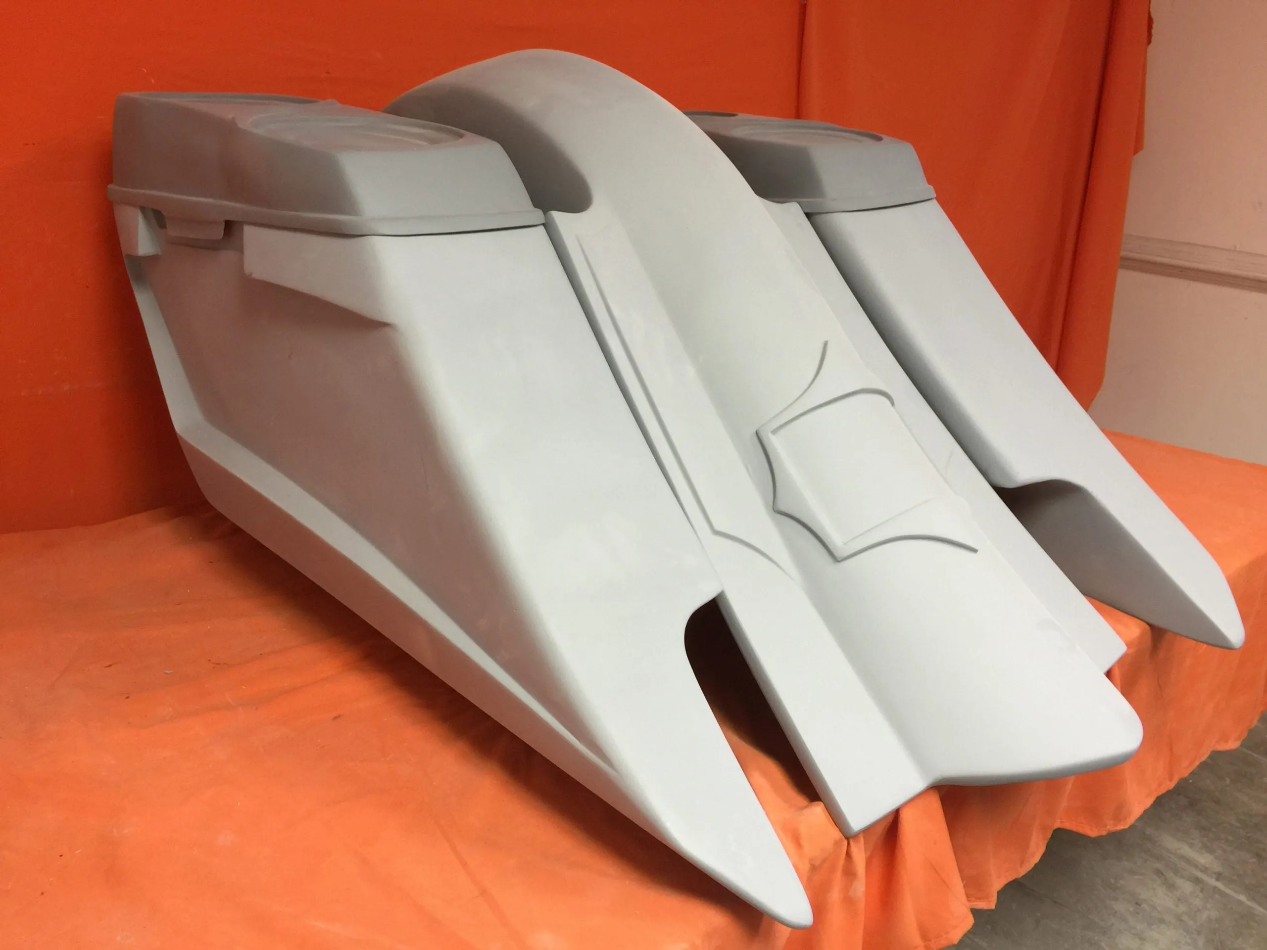 Harley Davidson 6" Trendsetter Extended Saddlebag Fender Kit - Dual Cut Outs Dual 6.5" Speaker Lids / 2014 - 2023