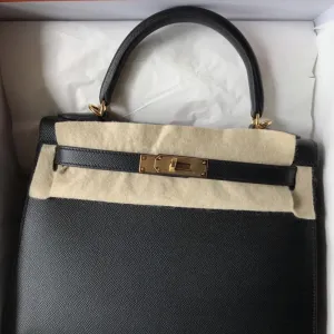 Hermès Kelly 28 Noir (Black) Sellier Epsom Gold Hardware GHW