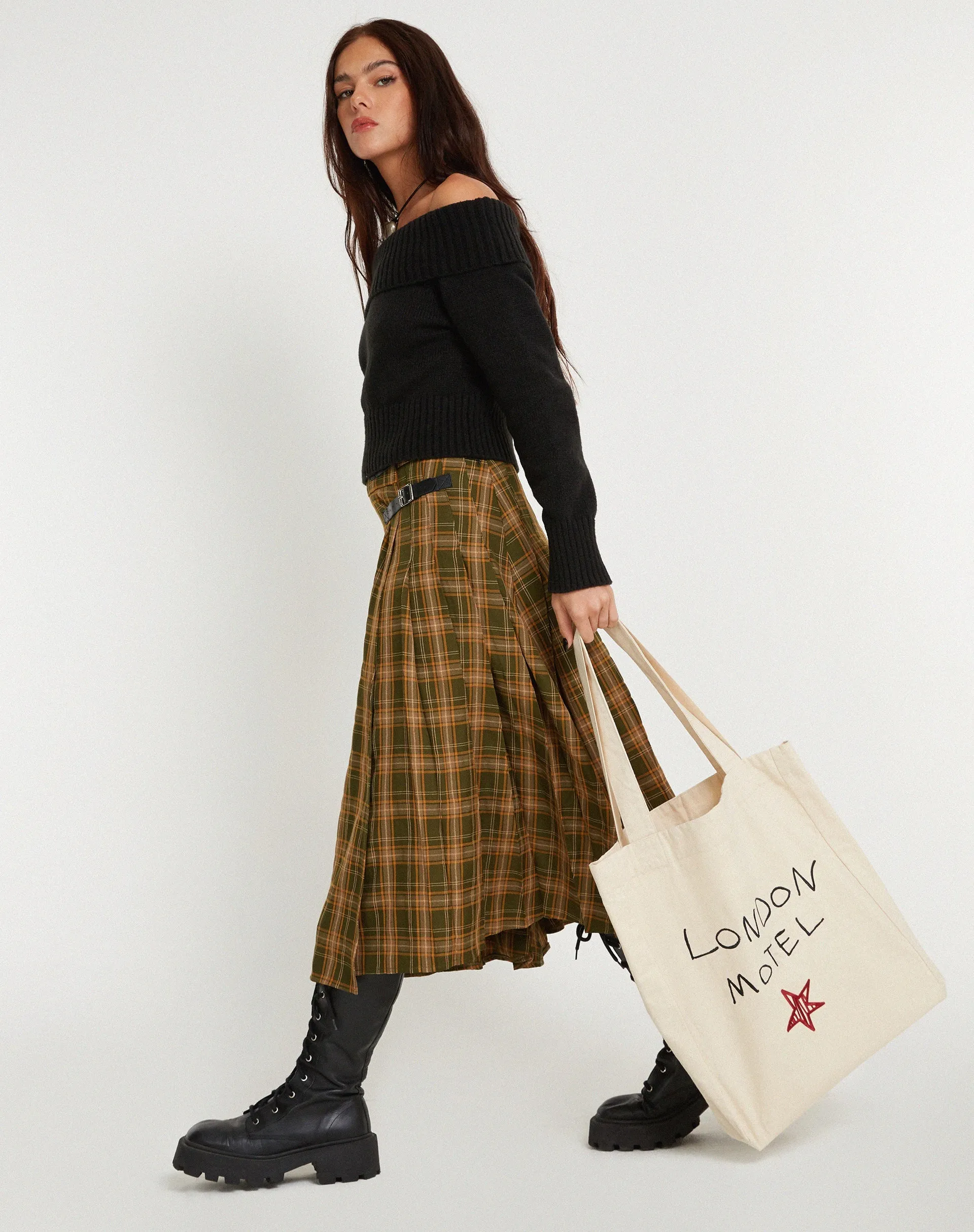 London Tote Bag in Ecru London Motel Embro