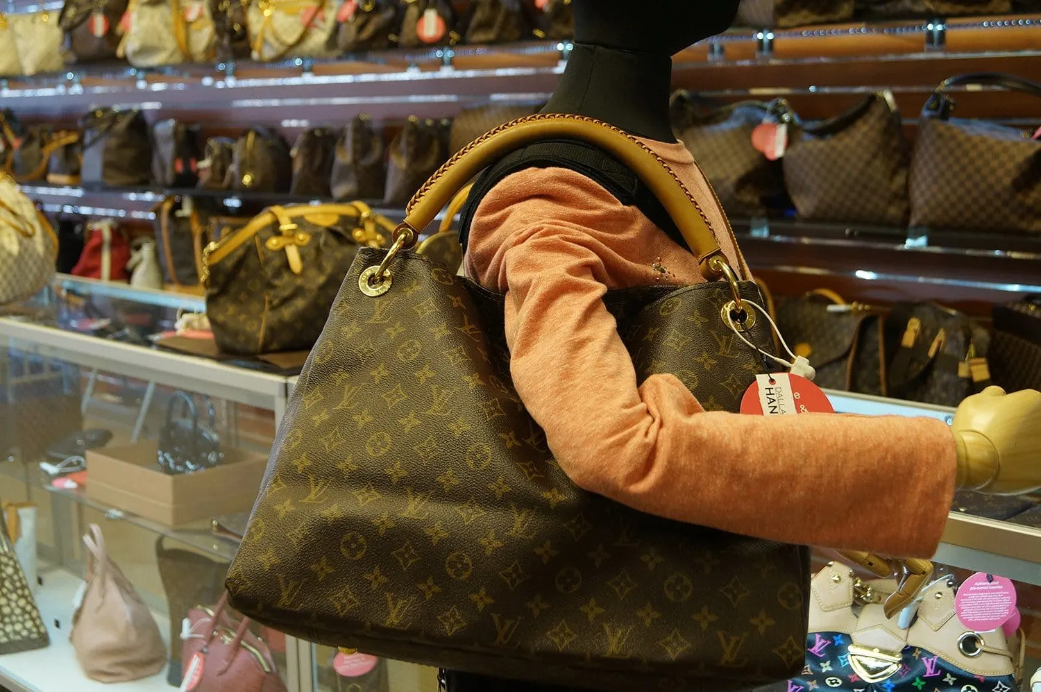 LOUIS VUITTON Artsy MM Monogram Canvas Tote Handbag