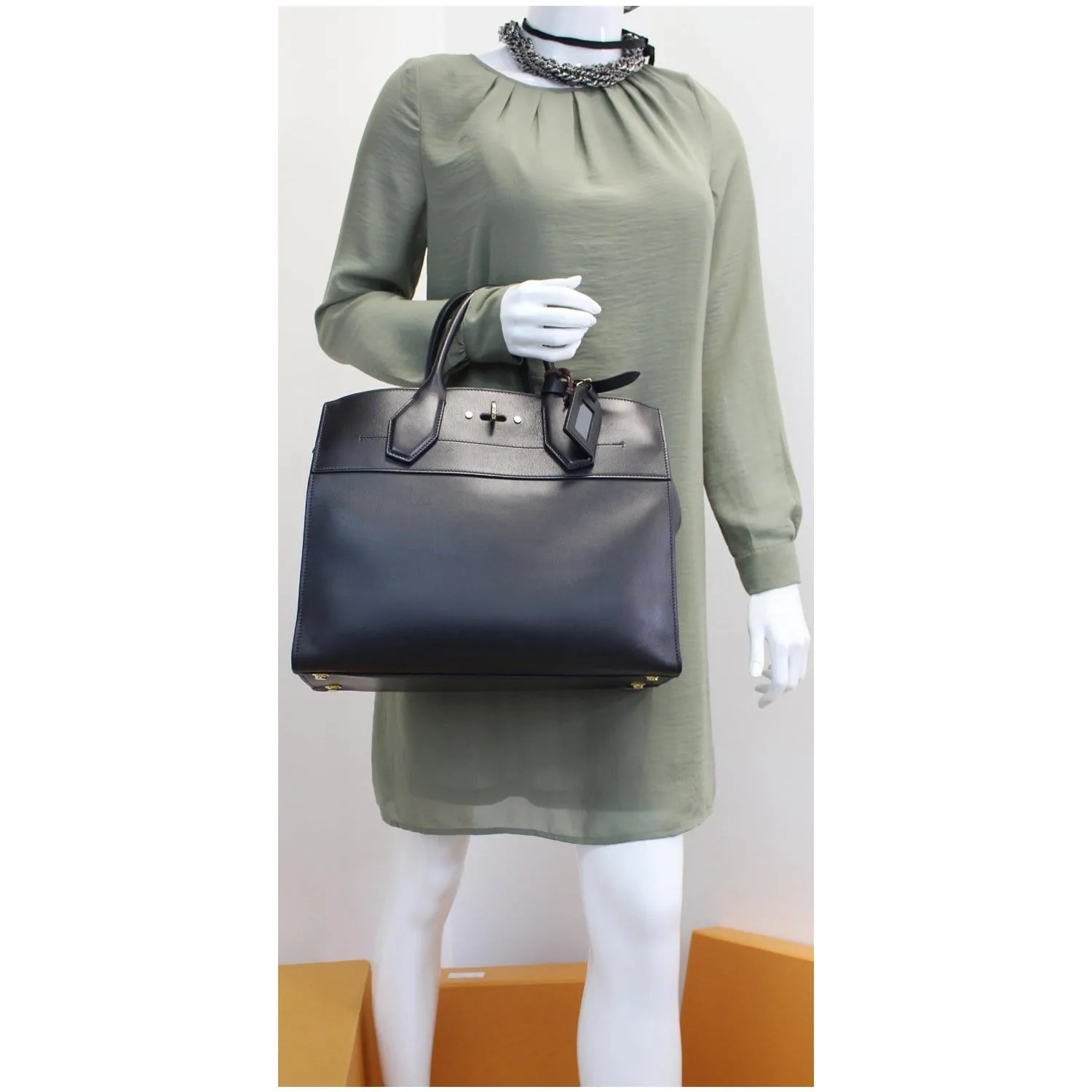 LOUIS VUITTON City Steamer GM Noir Black Leather Shoulder Bag - 15% OFF