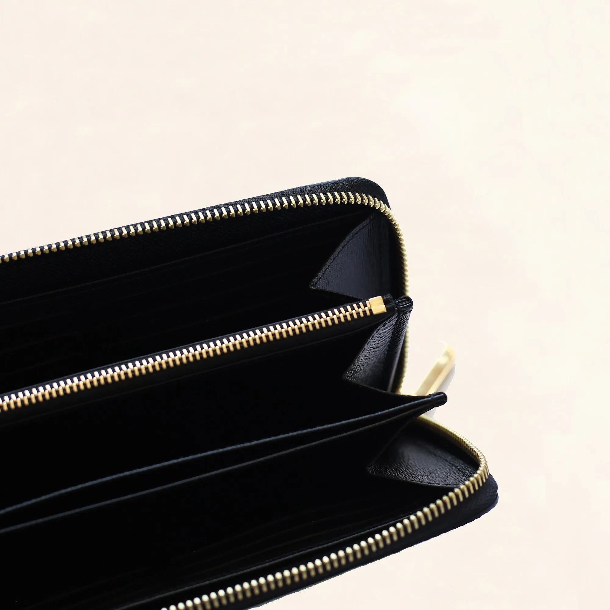 Louis Vuitton | Epi Race Zippy Wallet | One Size