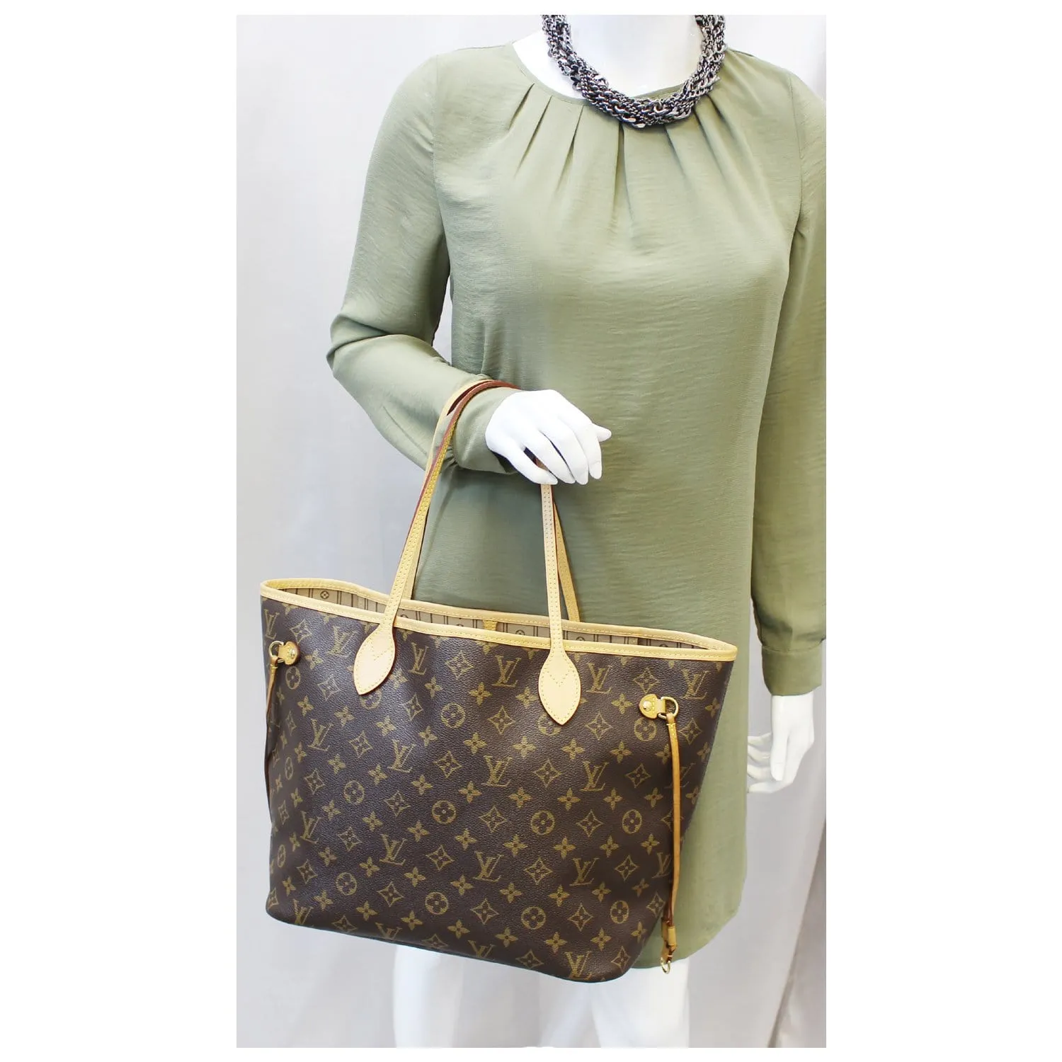 LOUIS VUITTON Monogram Canvas Neverfull MM Brown Tote Bag