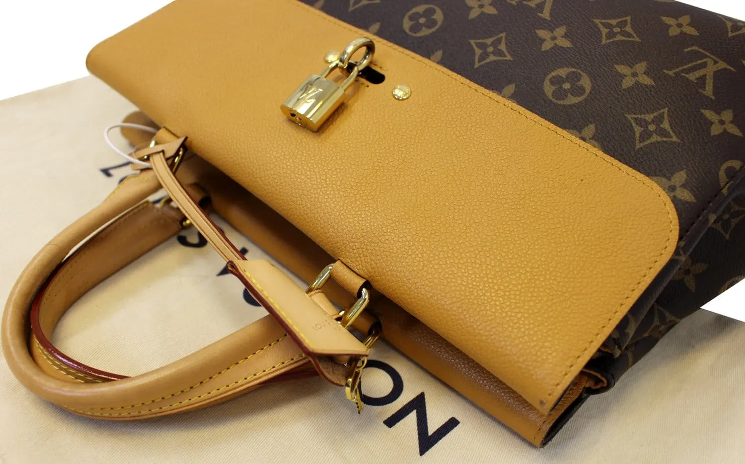 LOUIS VUITTON Monogram Canvas Venus 2way Shoulder Handbag