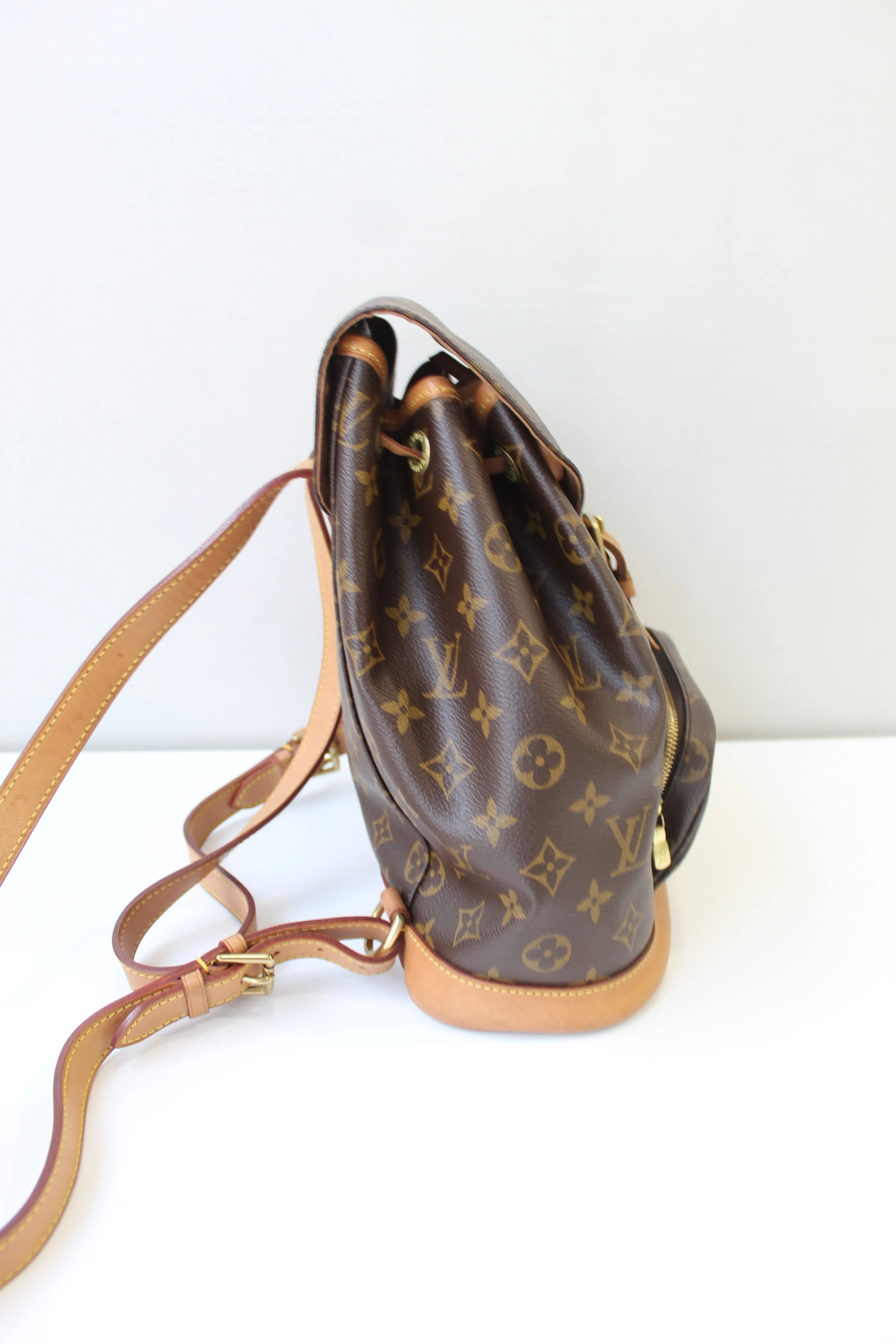 Louis Vuitton Montouris MM