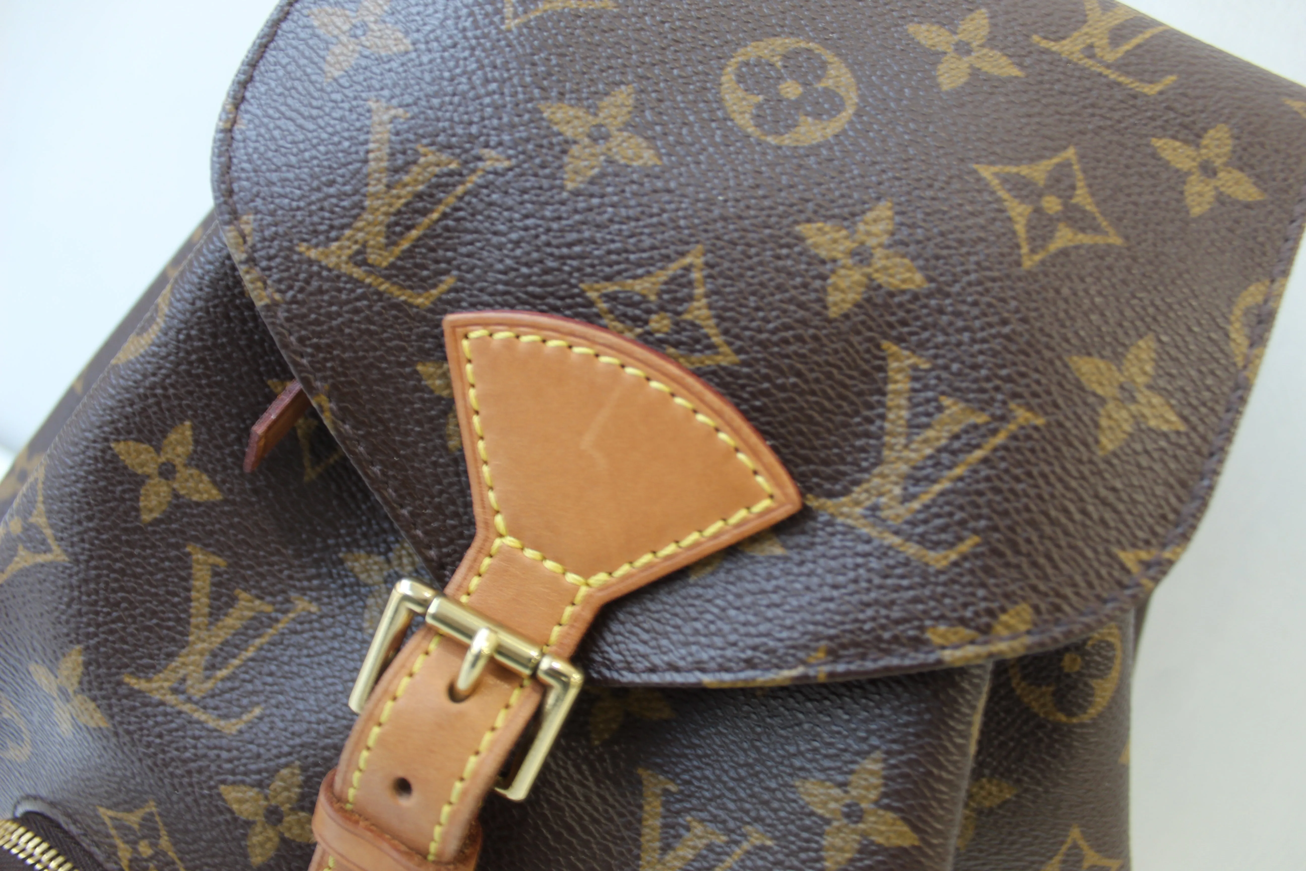 Louis Vuitton Montouris MM