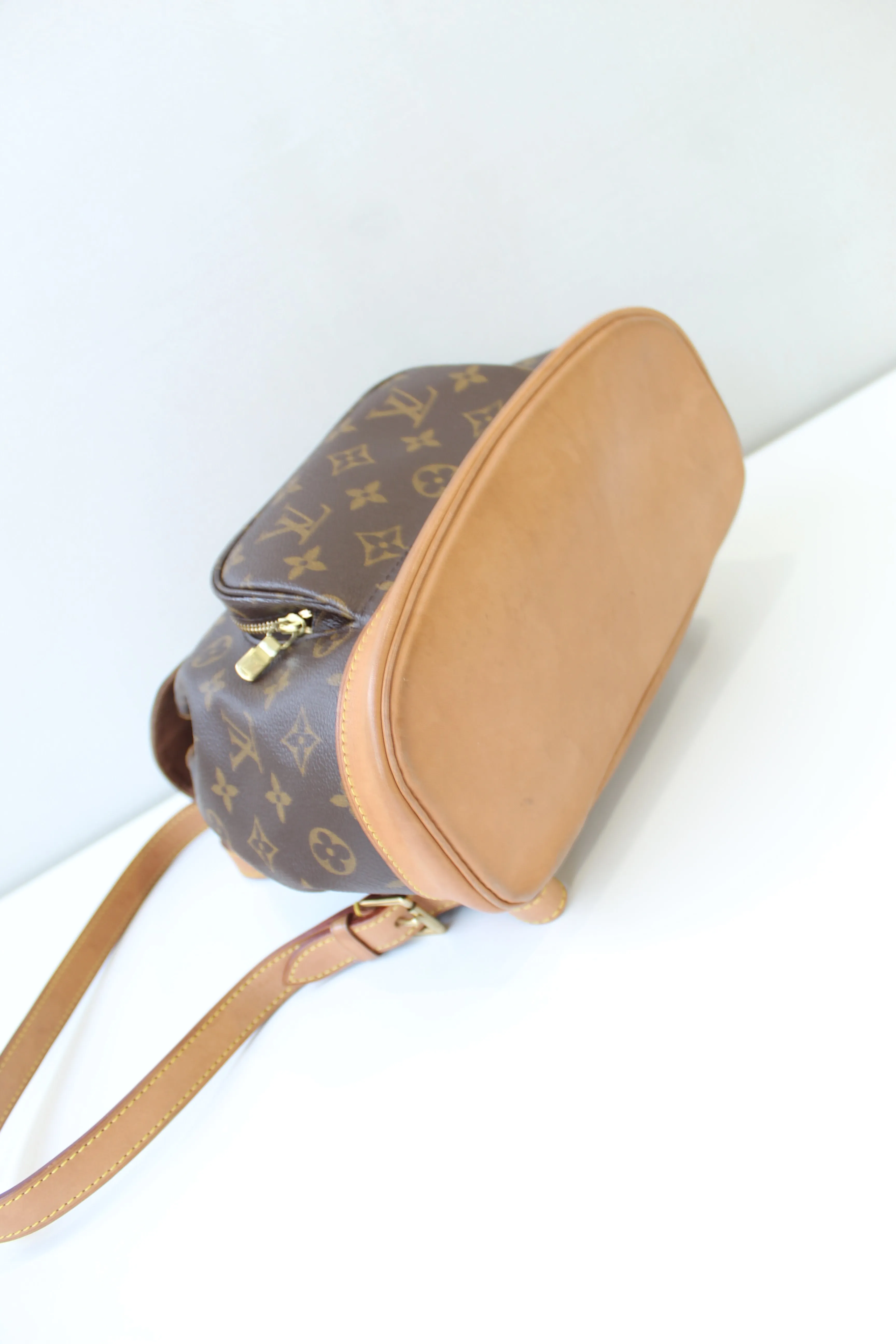 Louis Vuitton Montouris MM