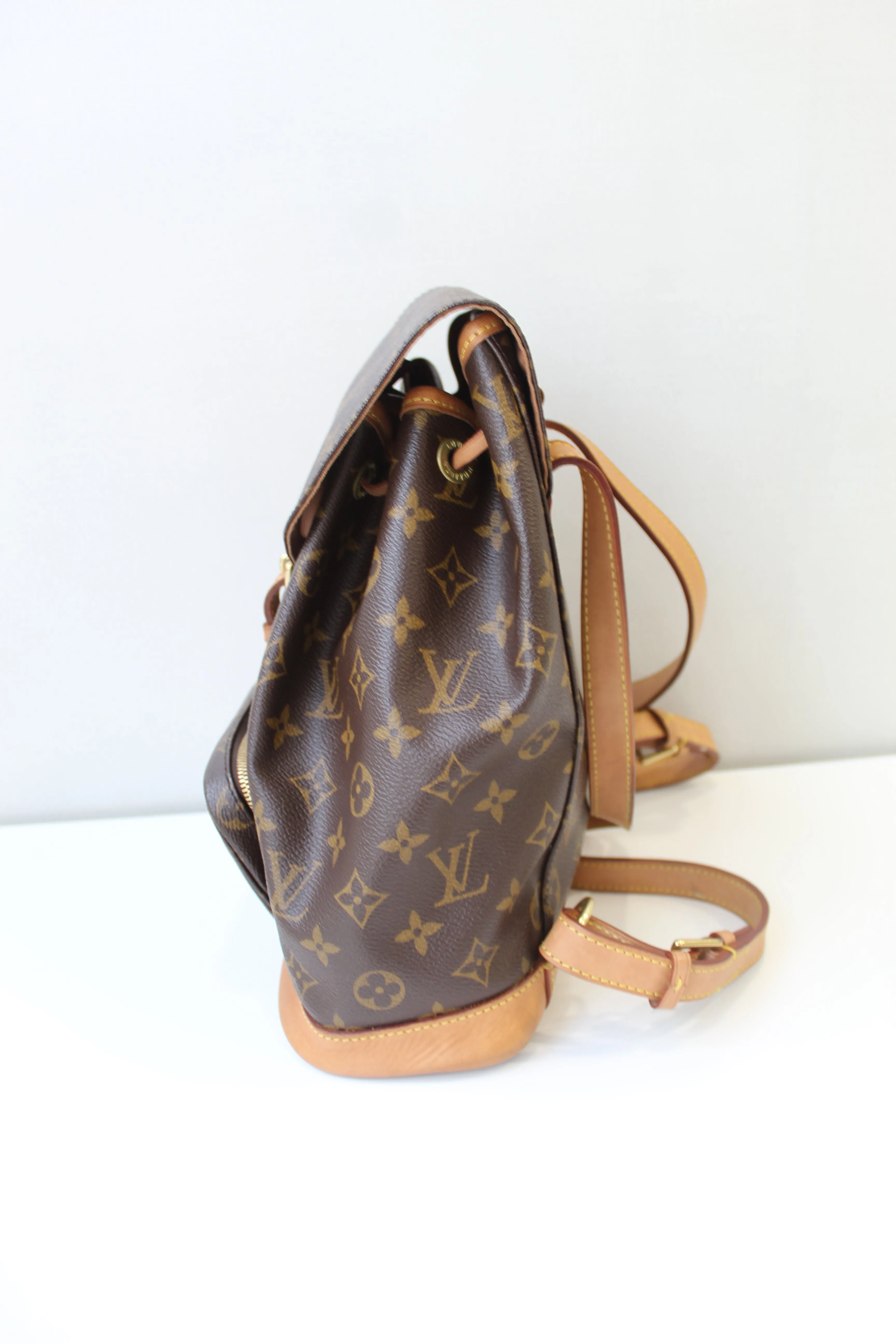 Louis Vuitton Montouris MM