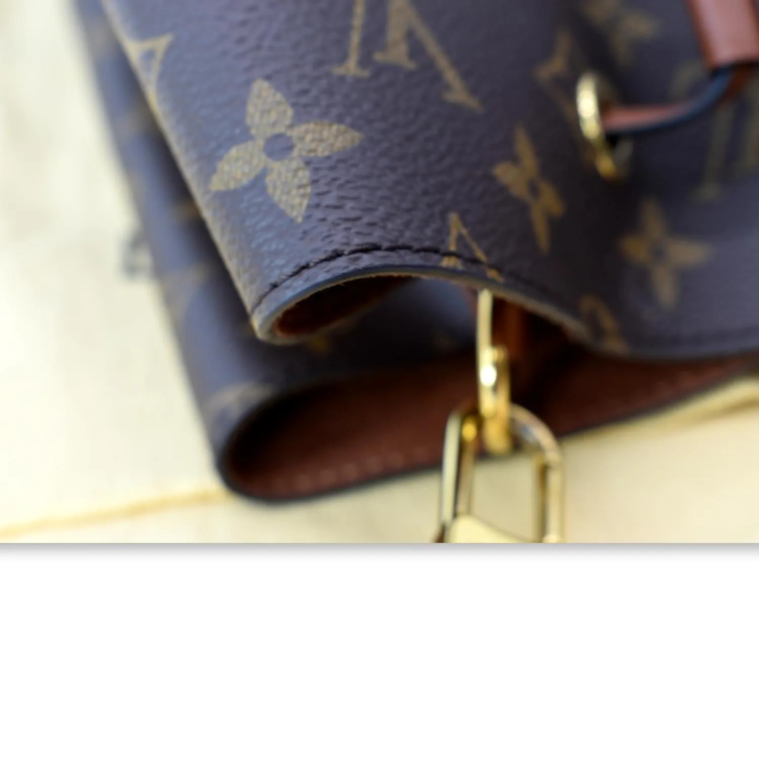 LOUIS VUITTON Neonoe Monogram Canvas Shoulder Bag Brown