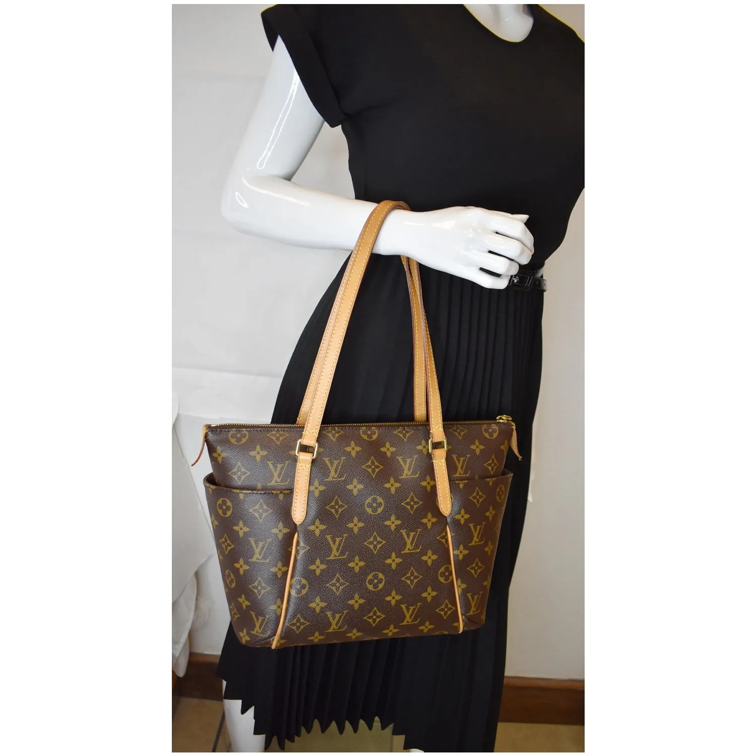 LOUIS VUITTON Totally PM Monogram Canvas Shoulder Bag Brown