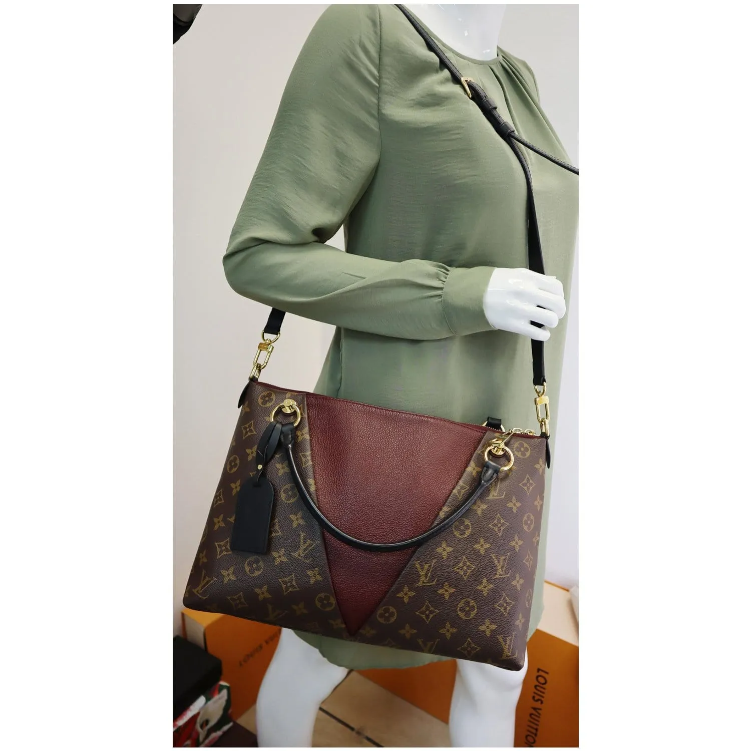 LOUIS VUITTON V MM Monogram Canvas Tote Shoulder Bag Bordeaux