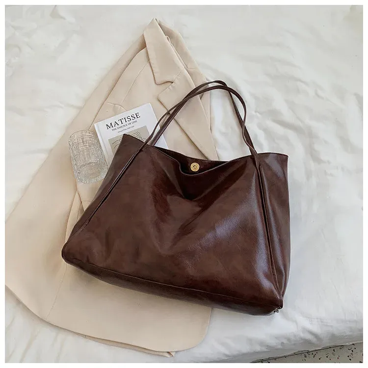 Mercedes® | Elegant leather shoulder bag