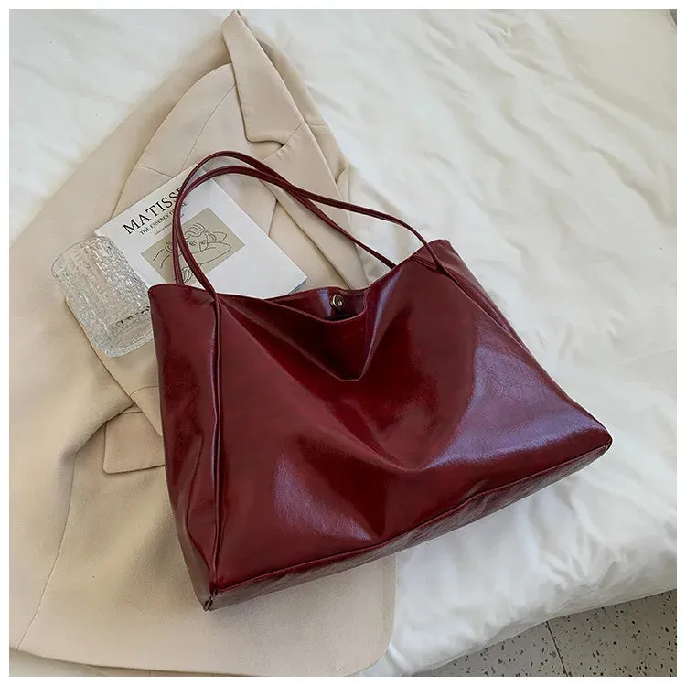 Mercedes® | Elegant leather shoulder bag