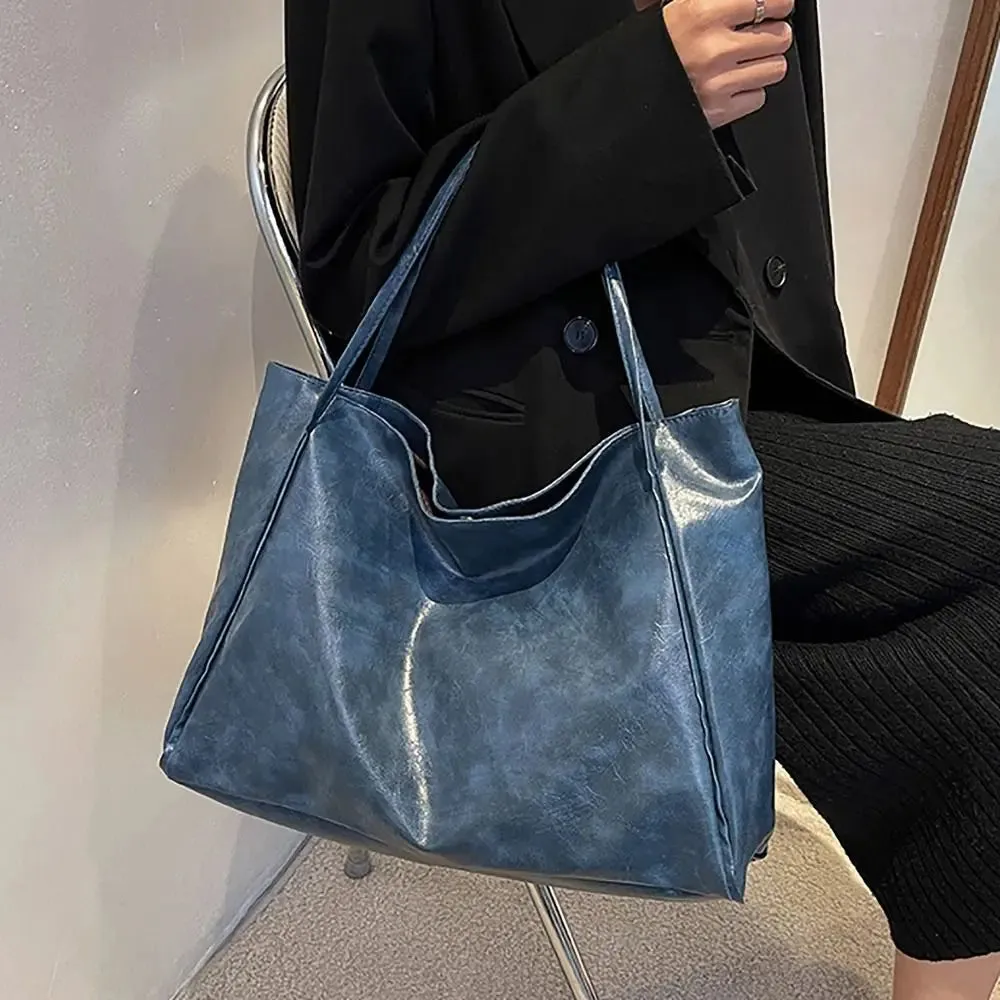 Mercedes® | Elegant leather shoulder bag