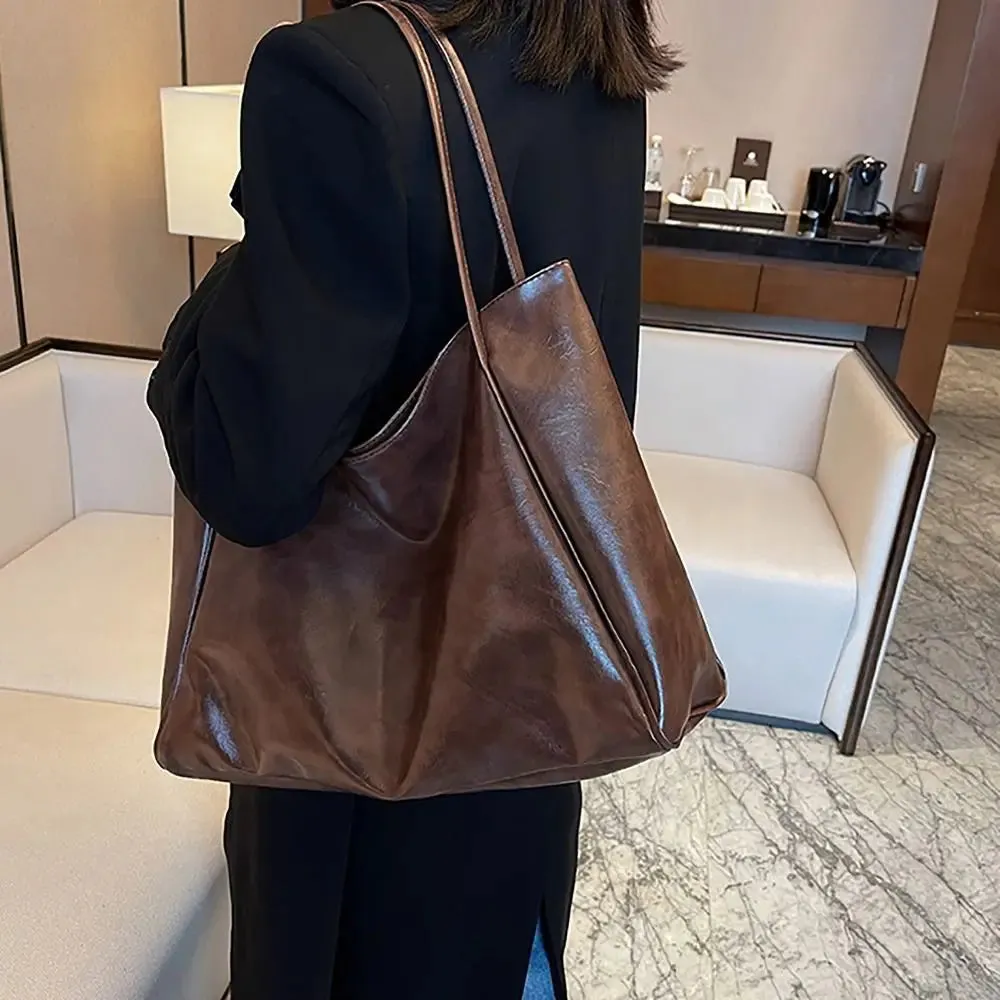 Mercedes® | Elegant leather shoulder bag