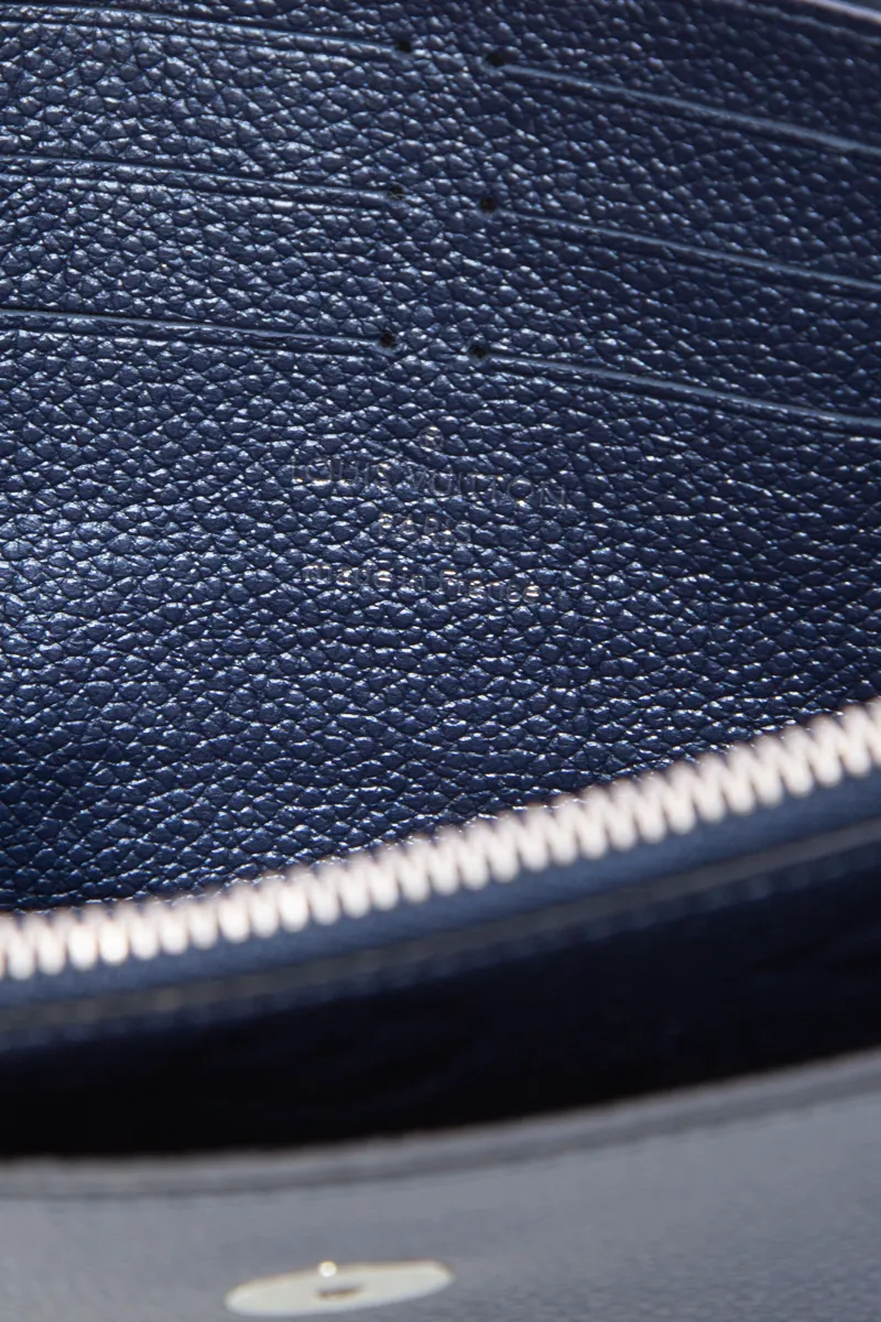 Metallic Vavin Chain Wallet Bag