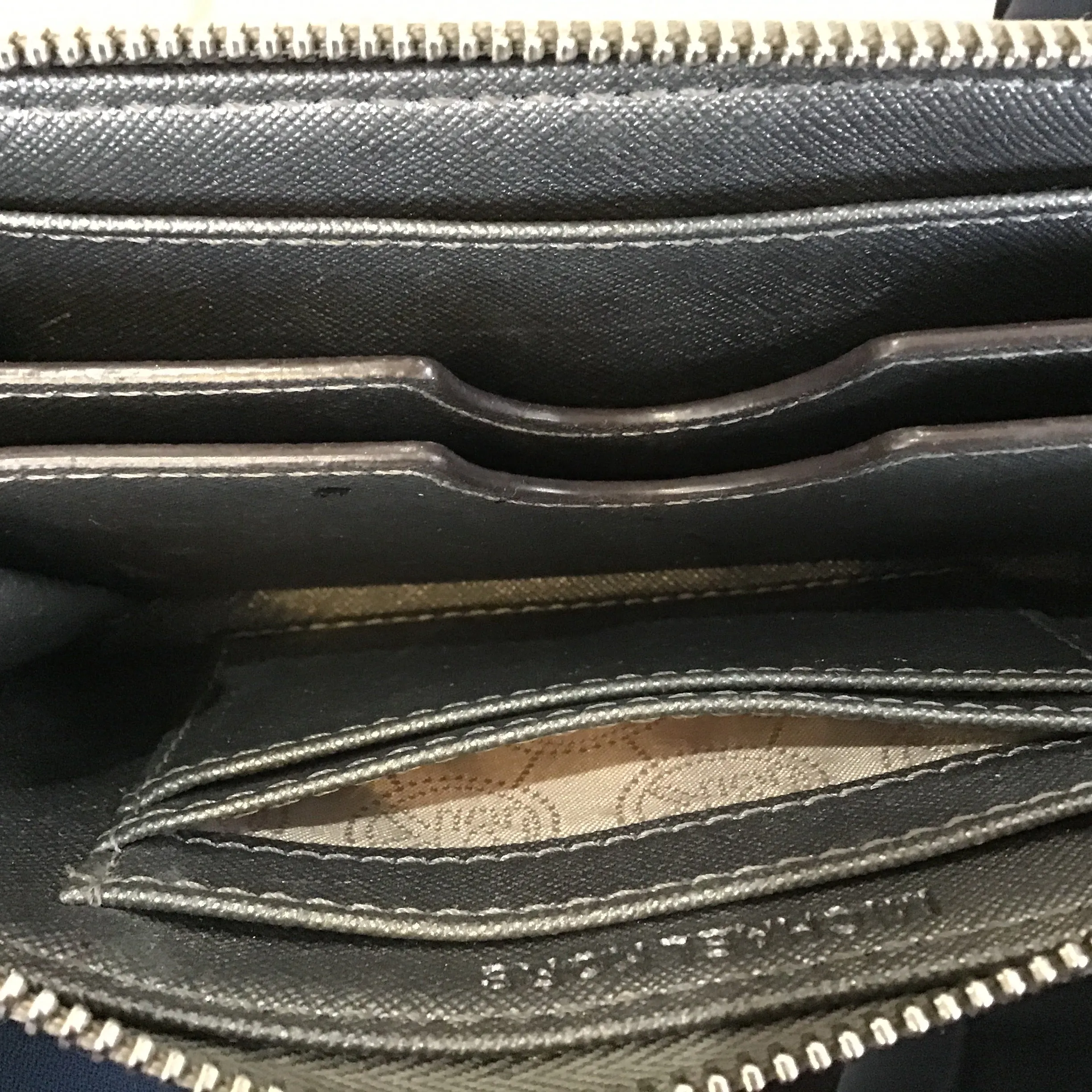 MICHAEL KORS Metallic Silver Wallet