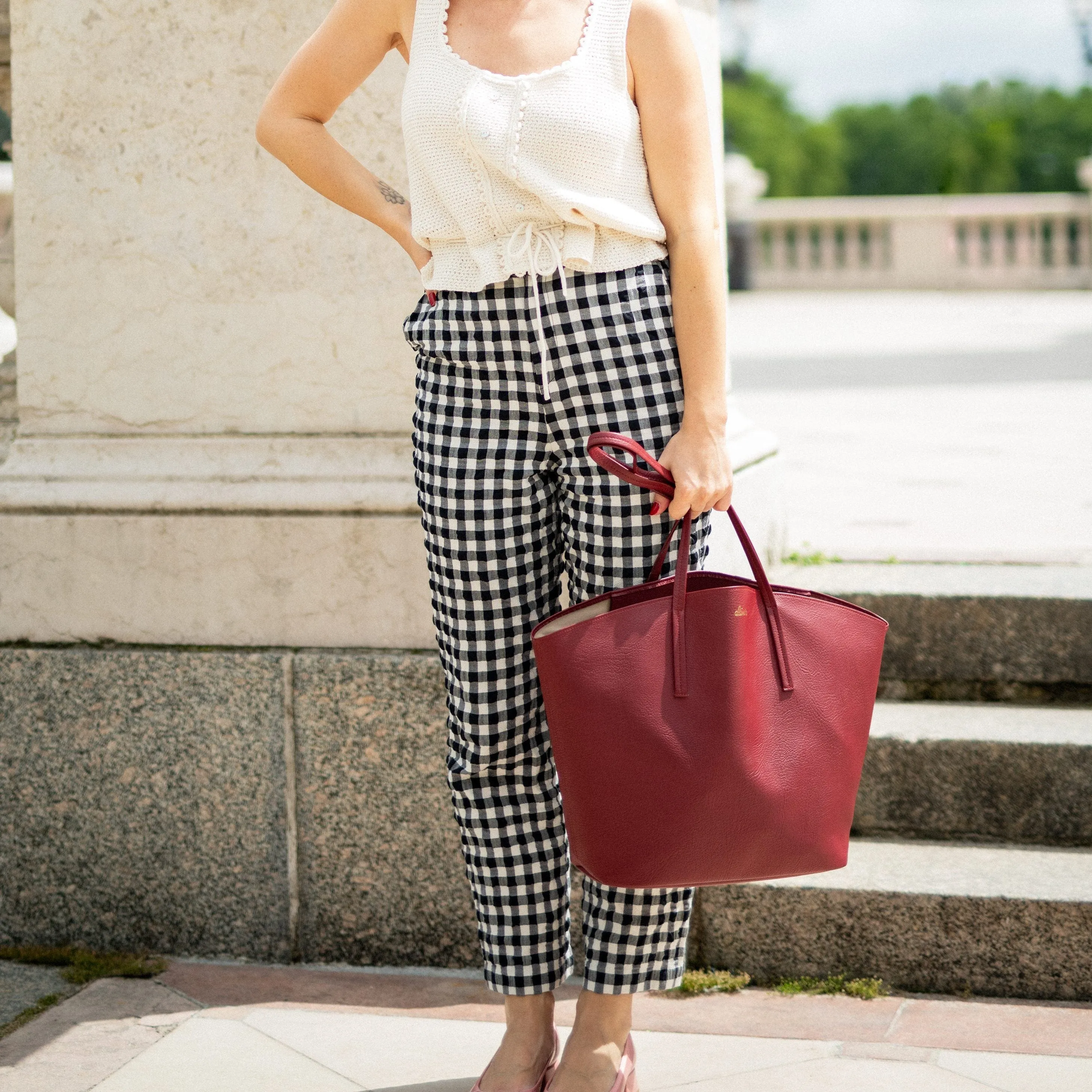 Mimosa Vegan Apple Leather Tote Bag | Bordeaux