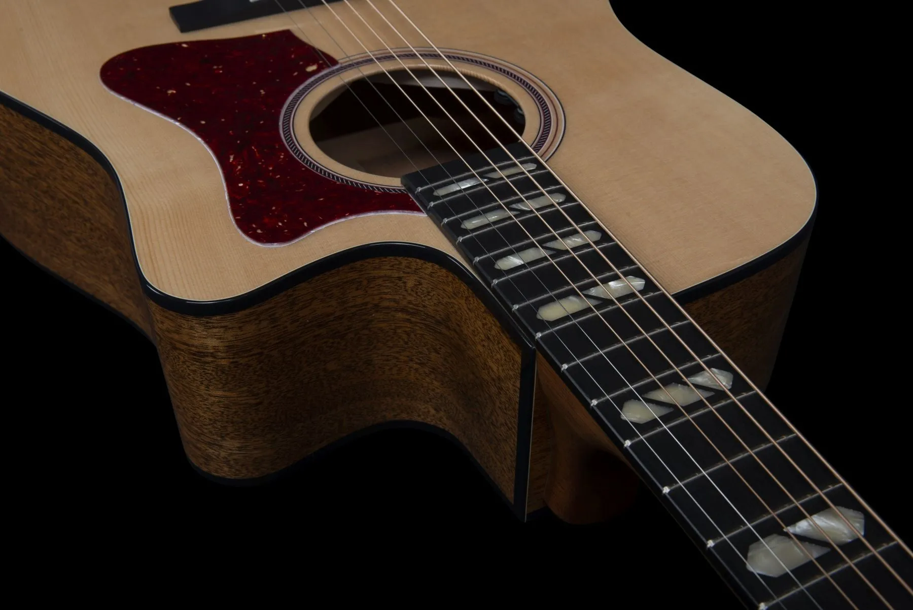 Norman ST40 048533  / 050505 CW Natural HG Element Cutaway Acoustic Electric Guitar with Carrying Bag MADE In CANADA