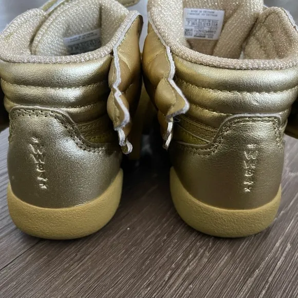 Reebok Freestyle Hi DC Wonder Woman Gold (TD)