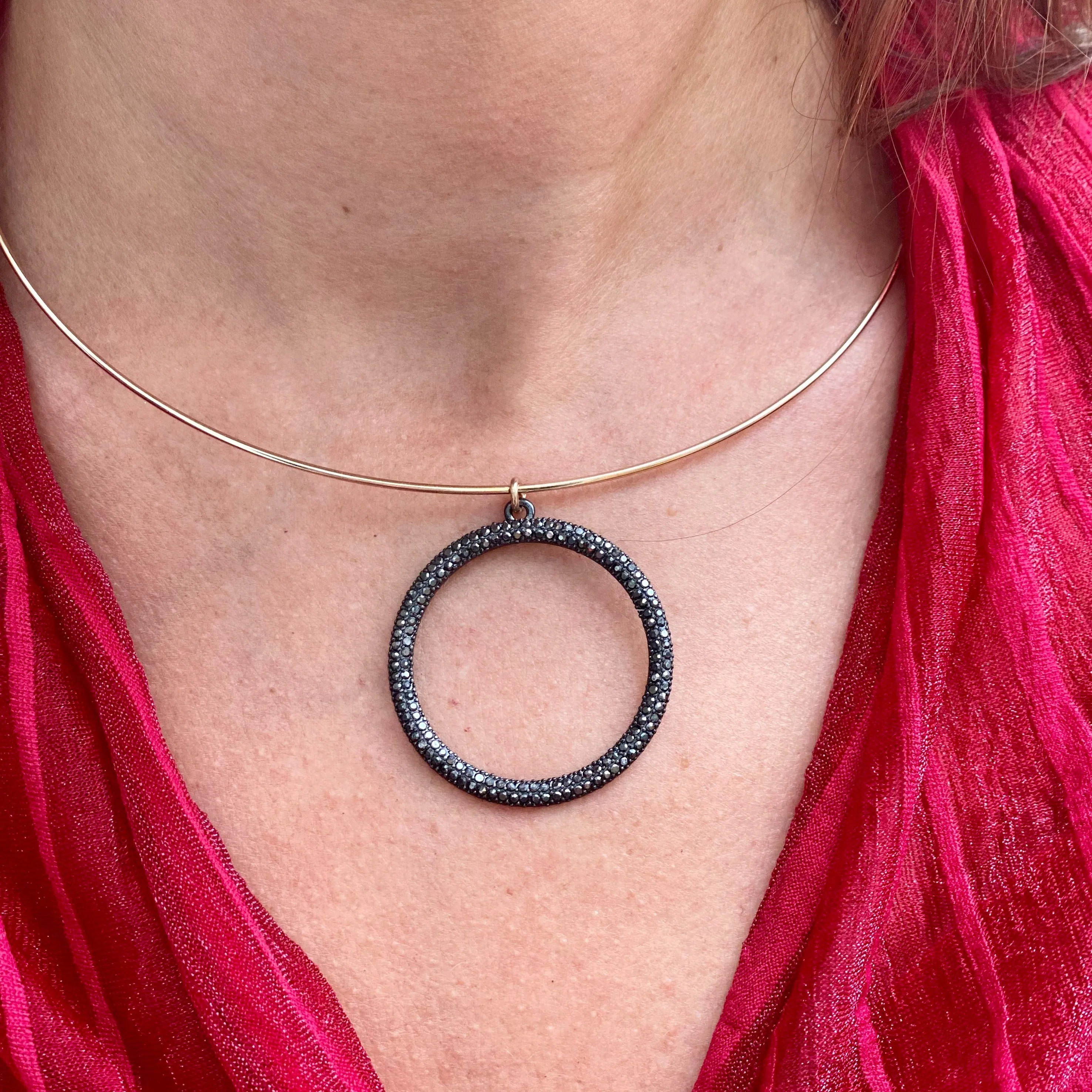Round Metal Ring Pendant Choker Necklace & Earring Set