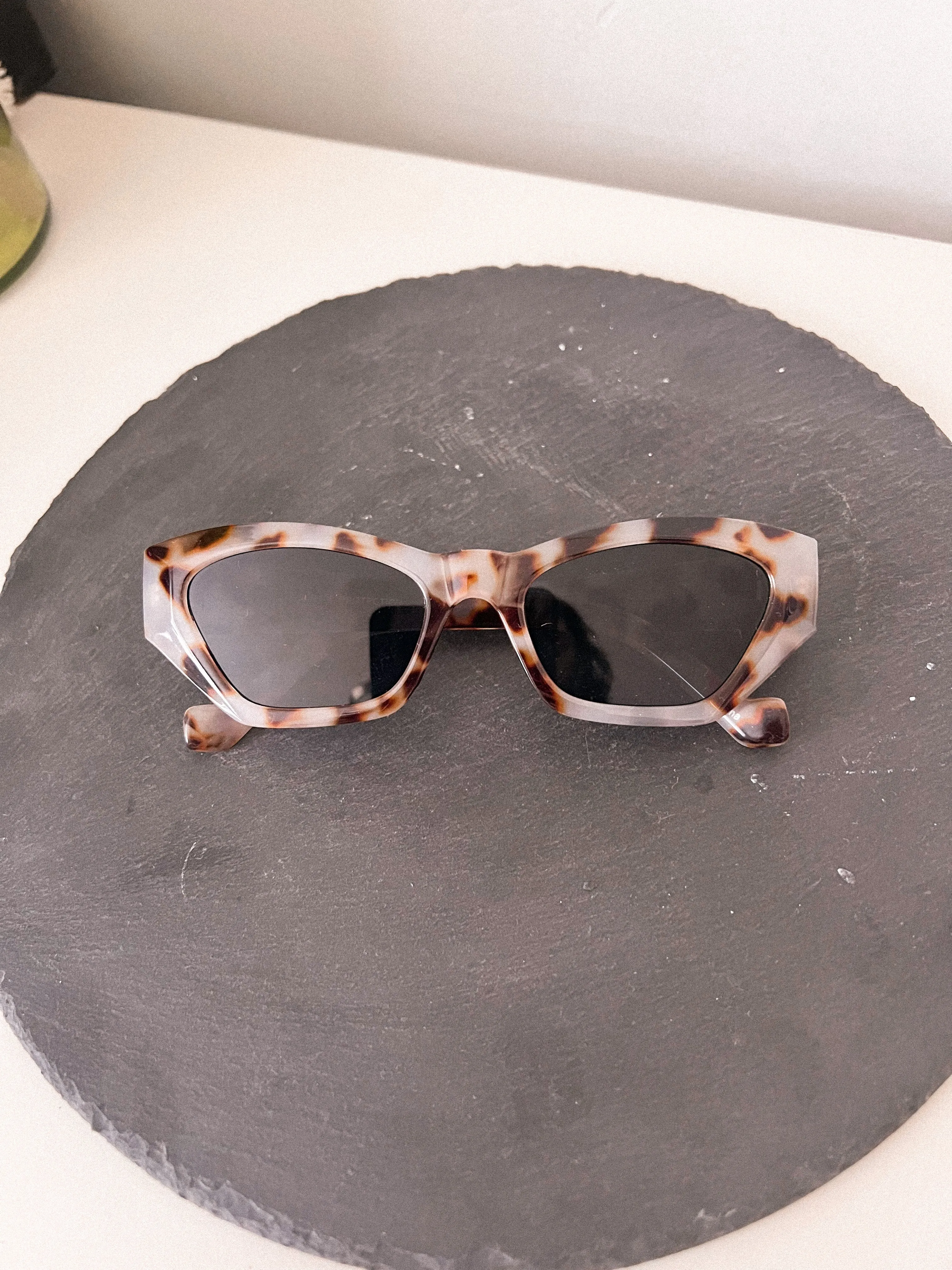 see the good sunglasses (4 COLORS)