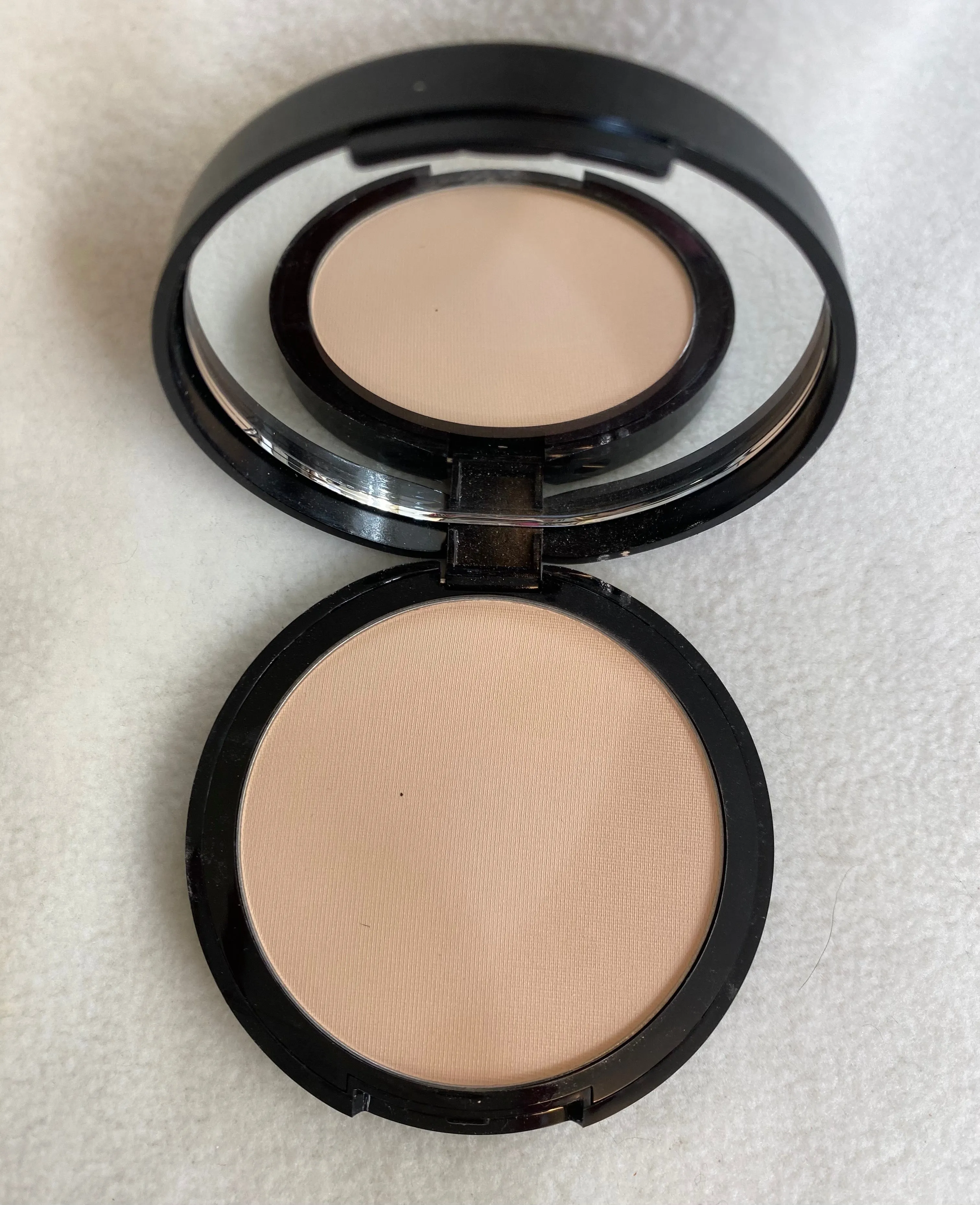 Shell Mineral Powder Foundation Compact