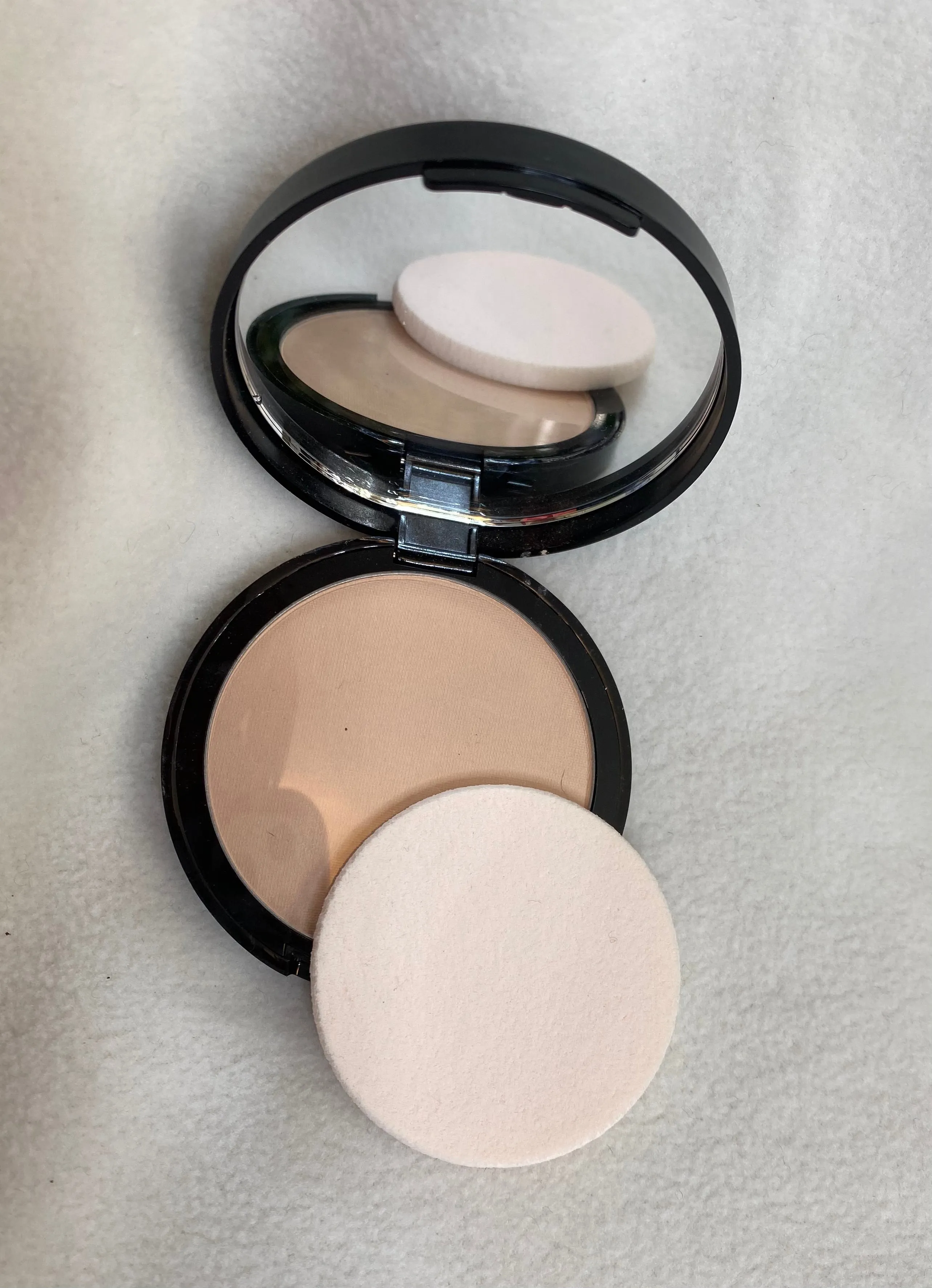 Shell Mineral Powder Foundation Compact