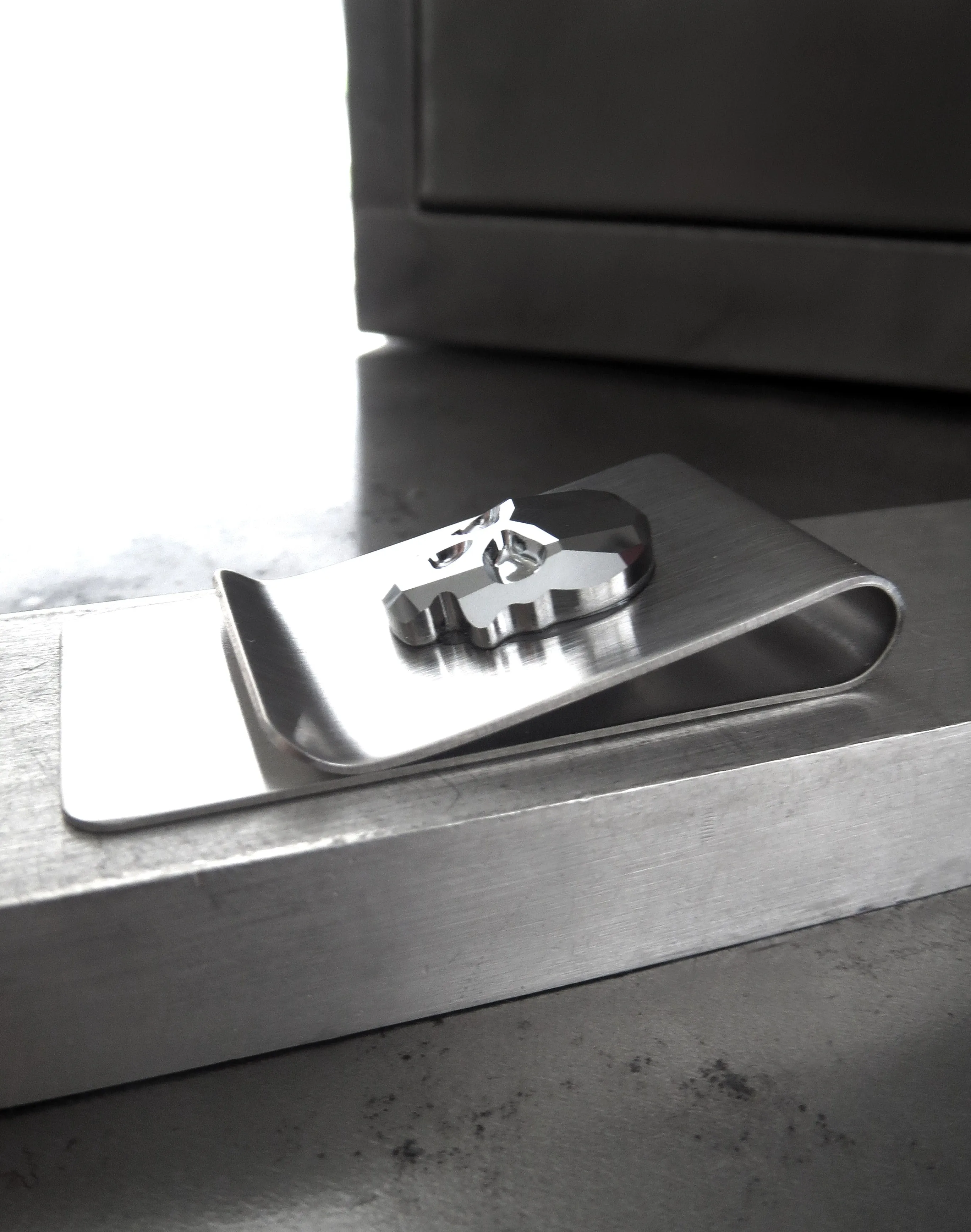 Silver Skull Money Clip - Metallic Chrome Color