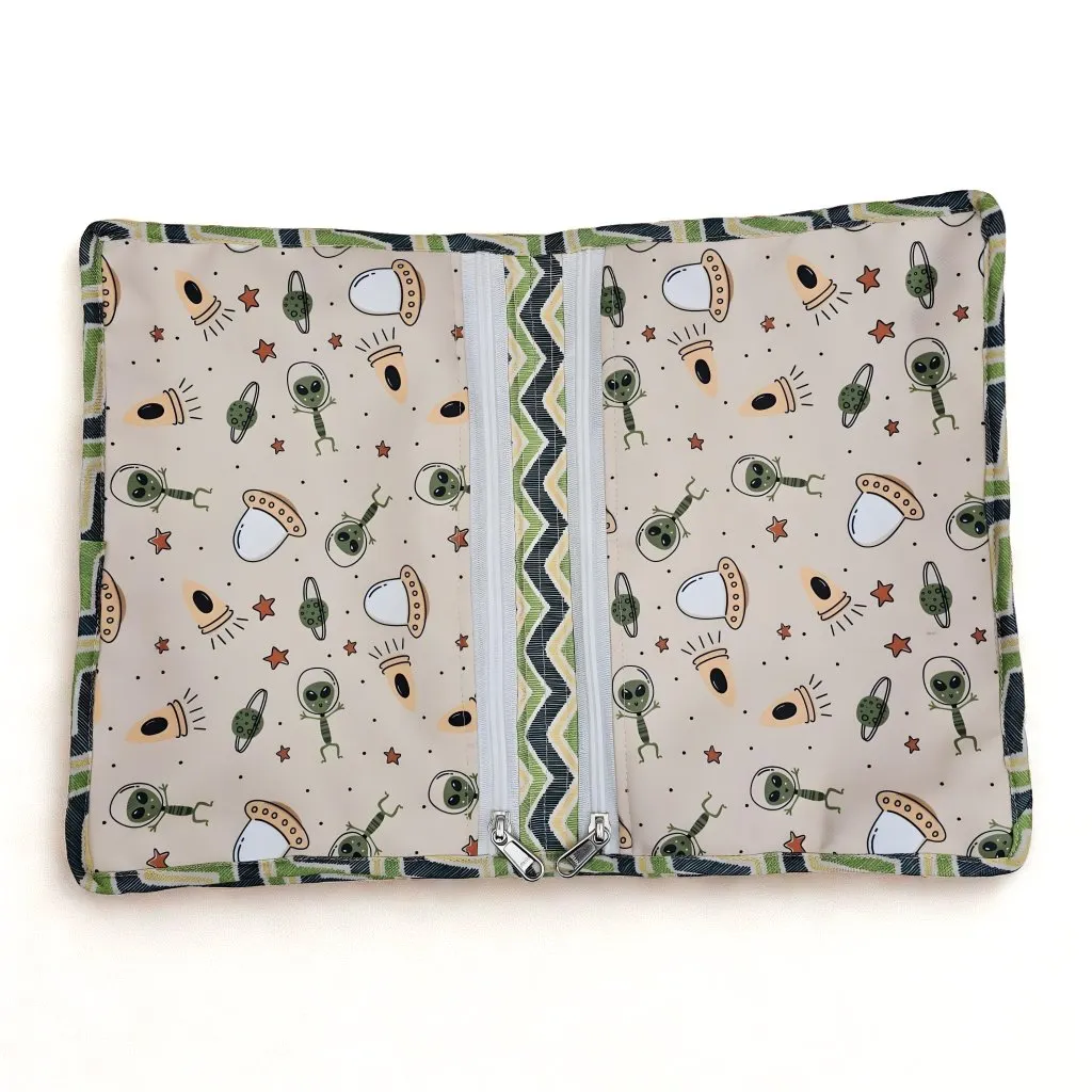 SPACE INVADERS PRINT MaxStor Toiletry Bag