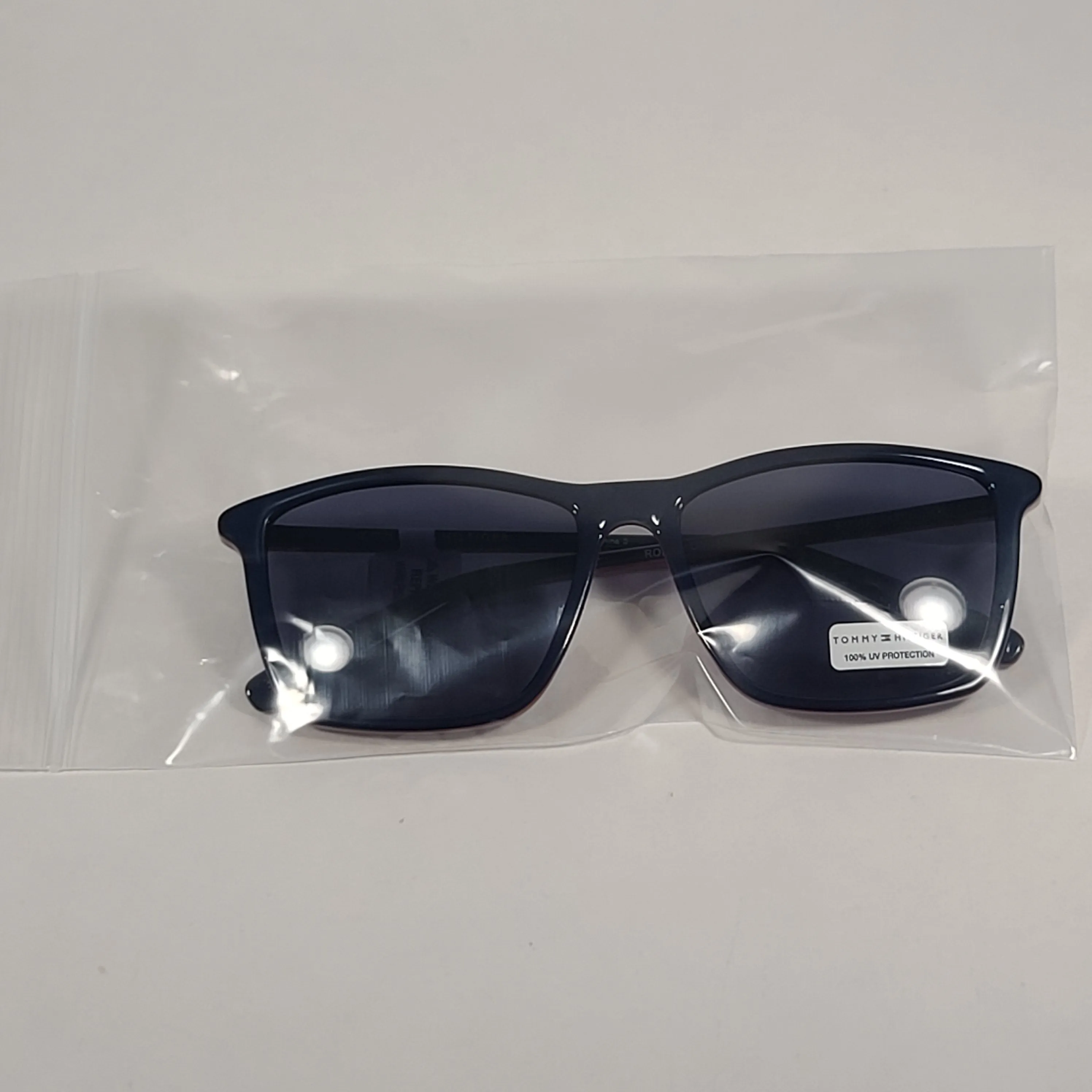 Tommy Hilfiger Rob Square Sunglasses Two Tone Navy Blue Red Gray Lens ROB MP OM517