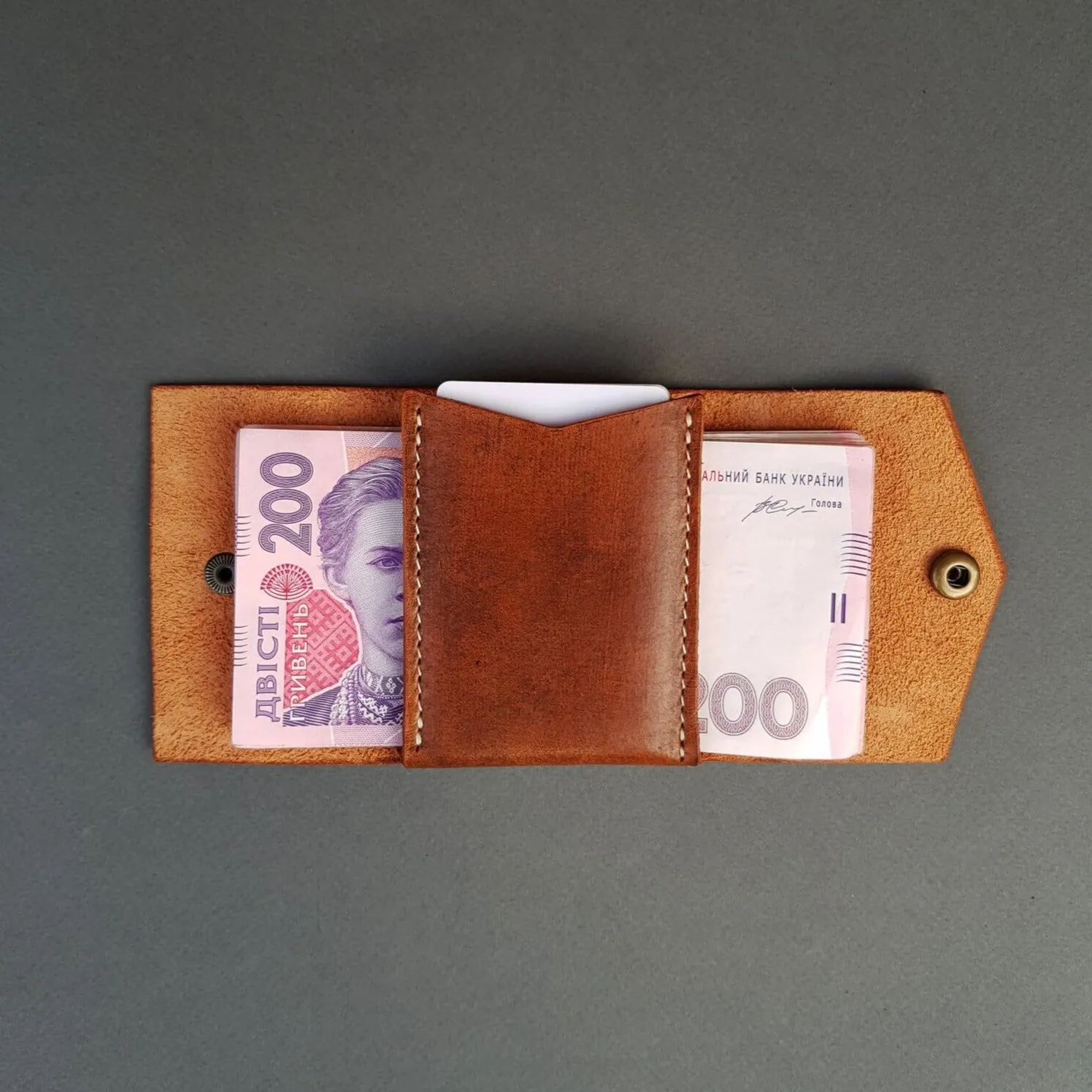 TRIFOLD WALLET / BROWN